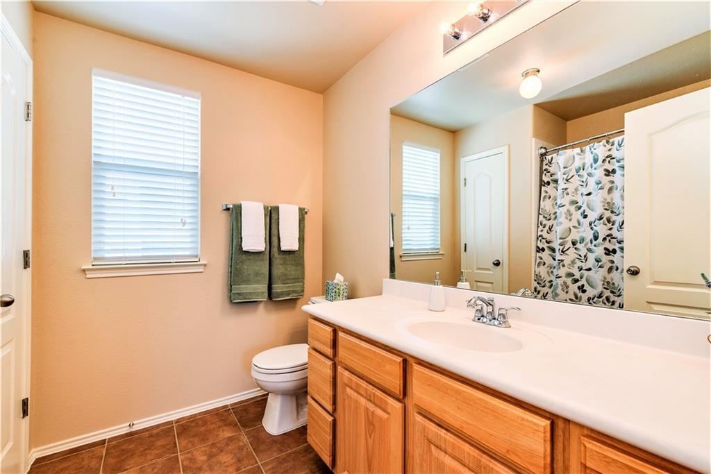 279 Cleveland St, Kyle, TX 78640