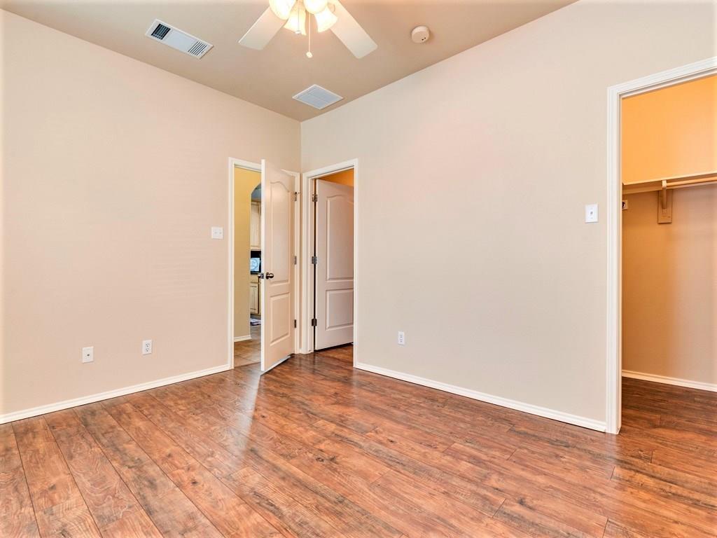 279 Cleveland St, Kyle, TX 78640