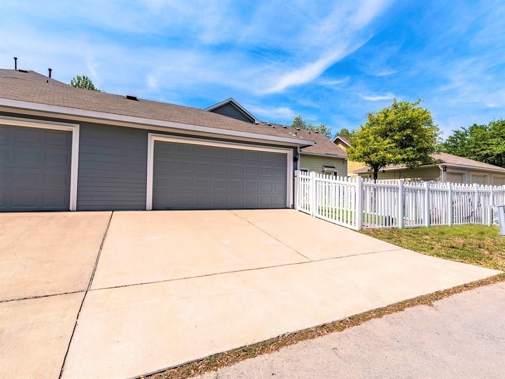 279 Cleveland St, Kyle, TX 78640