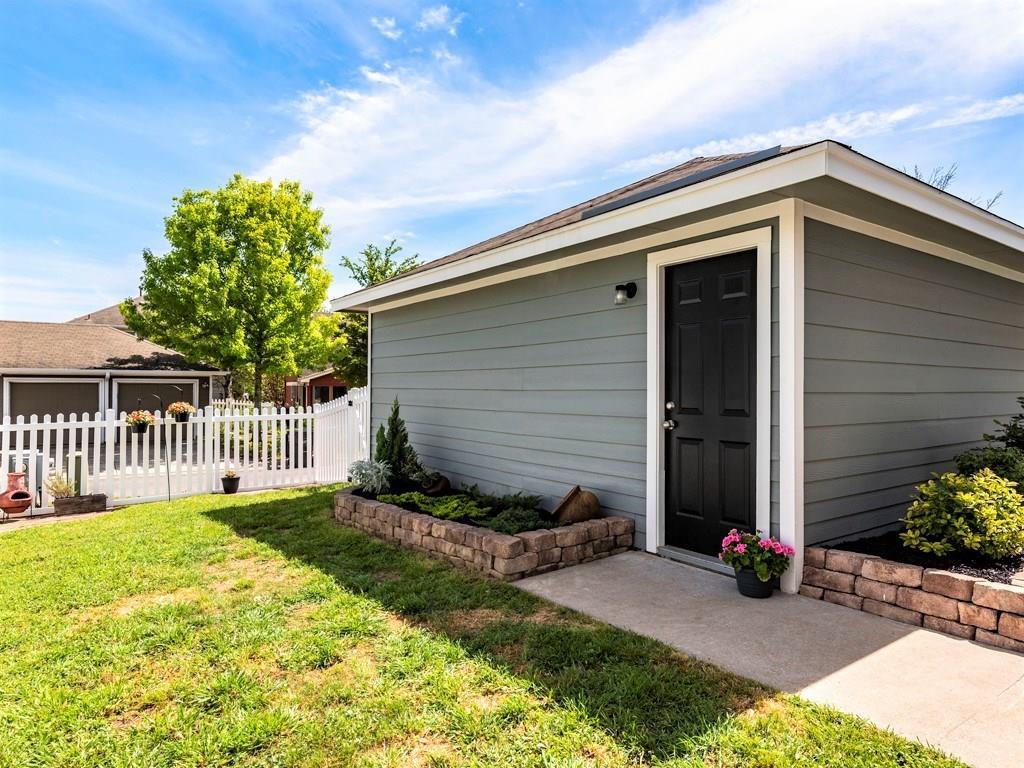 279 Cleveland St, Kyle, TX 78640
