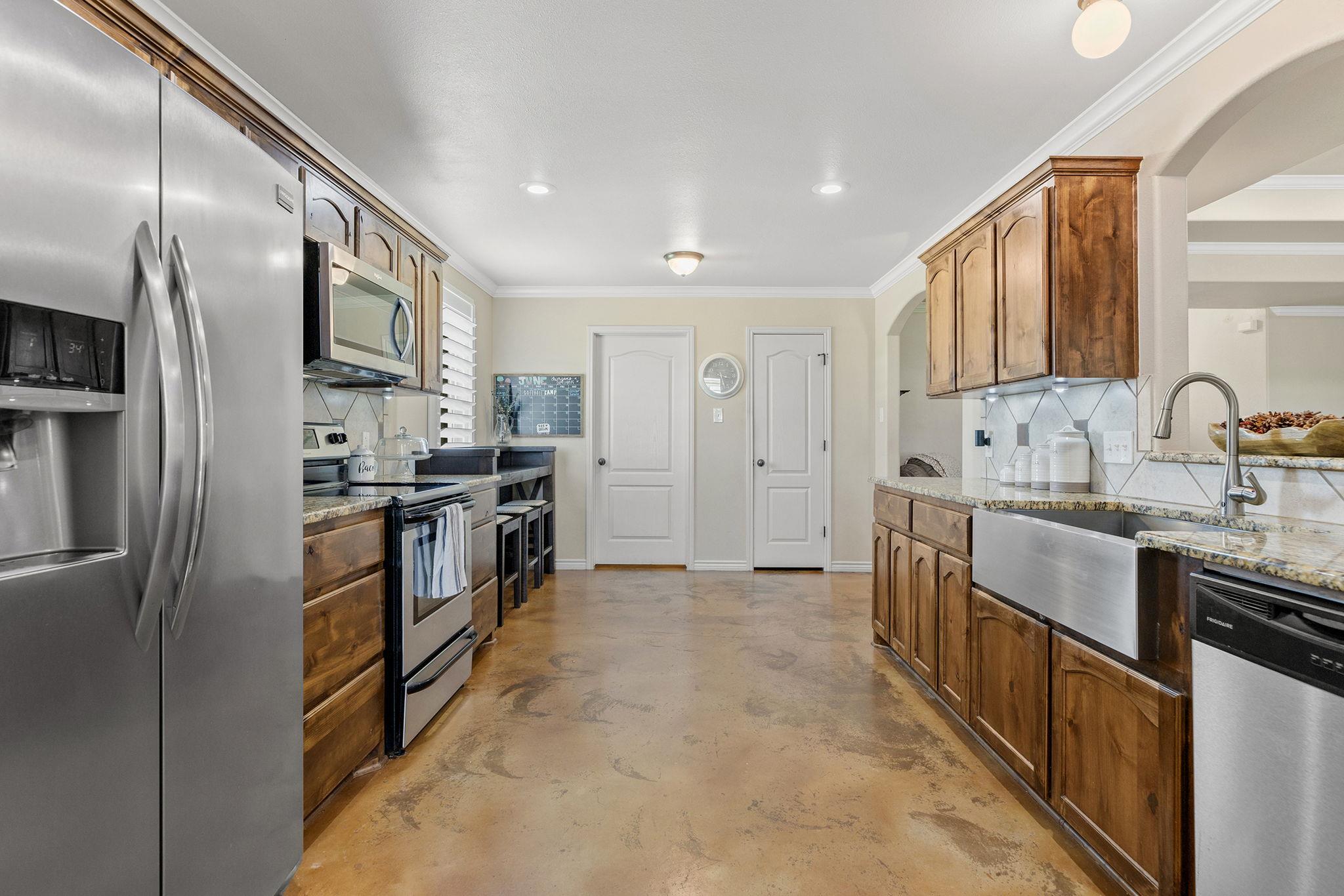 104 Angela Dr, Liberty Hill, TX 78642