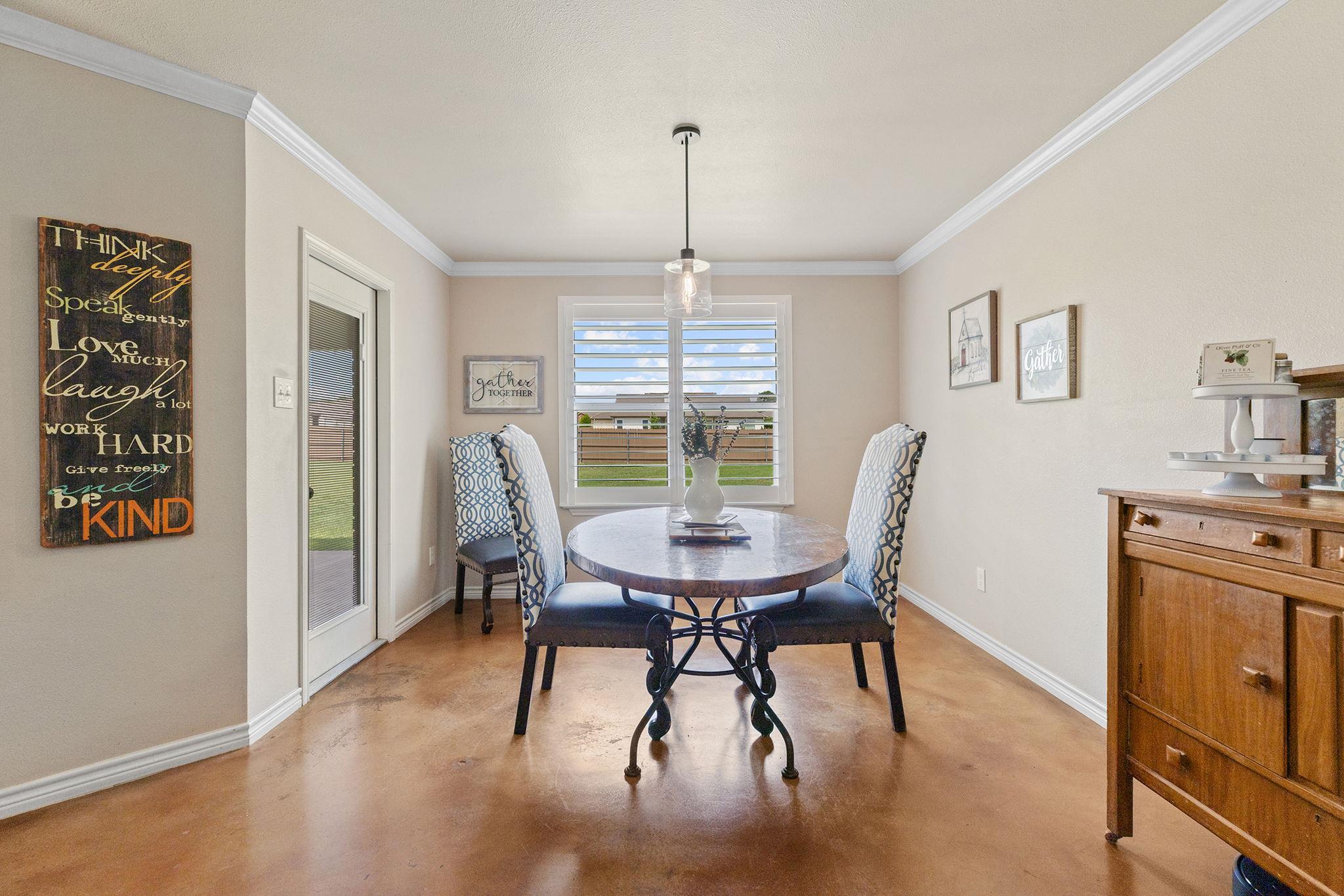 104 Angela Dr, Liberty Hill, TX 78642