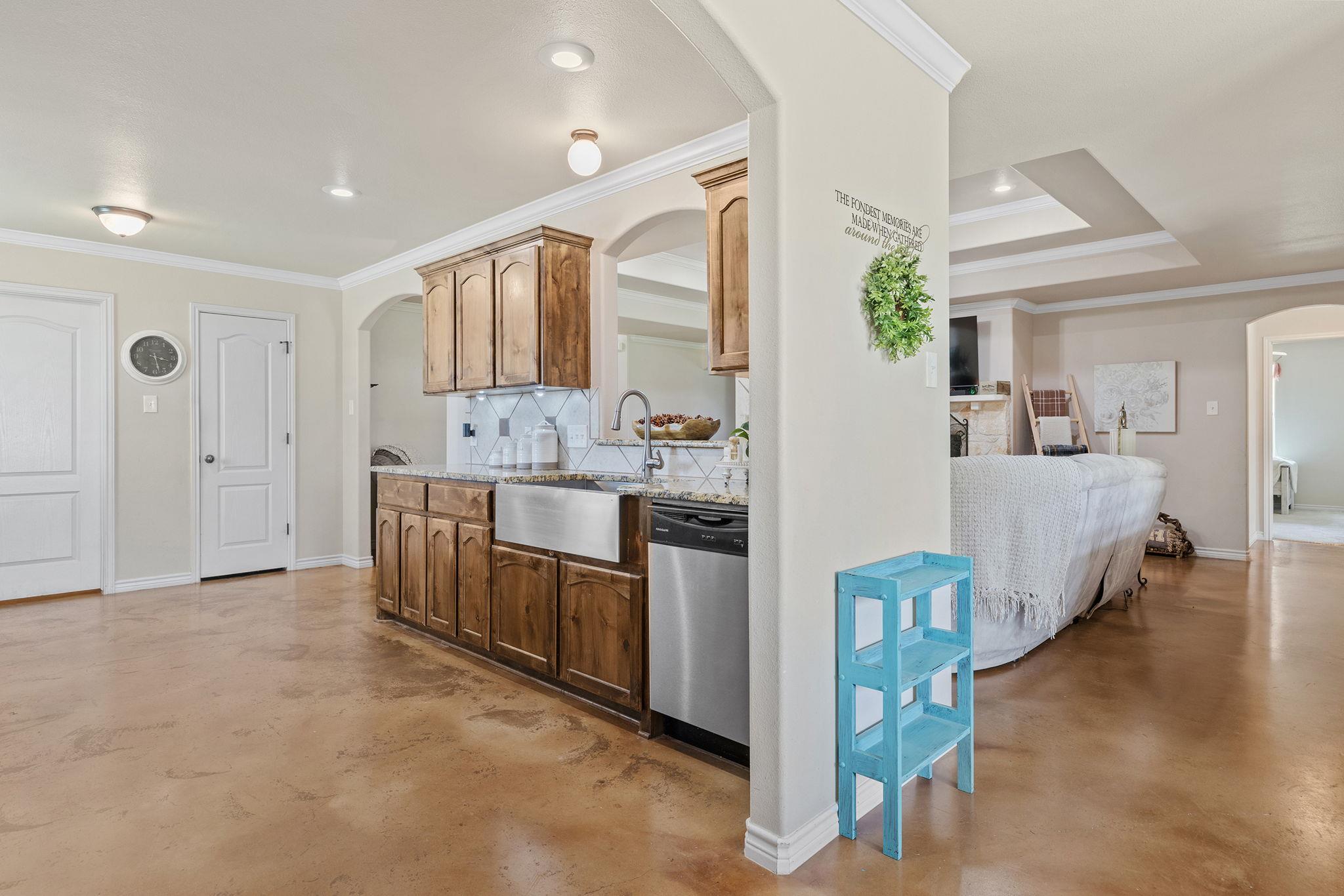104 Angela Dr, Liberty Hill, TX 78642