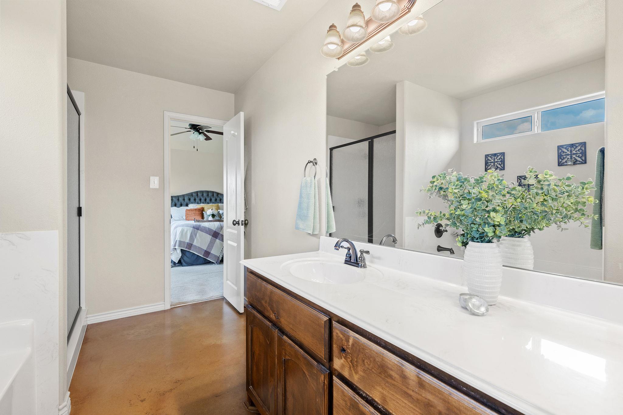 104 Angela Dr, Liberty Hill, TX 78642
