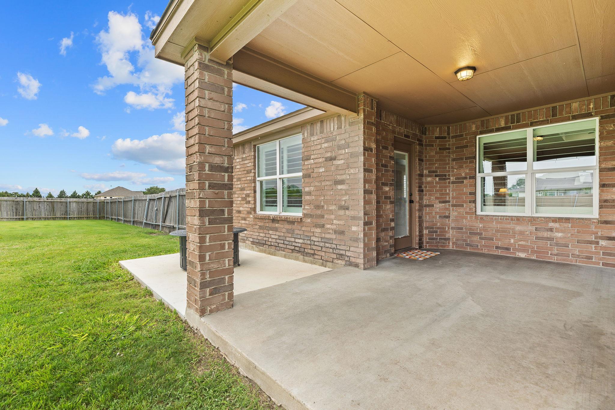 104 Angela Dr, Liberty Hill, TX 78642