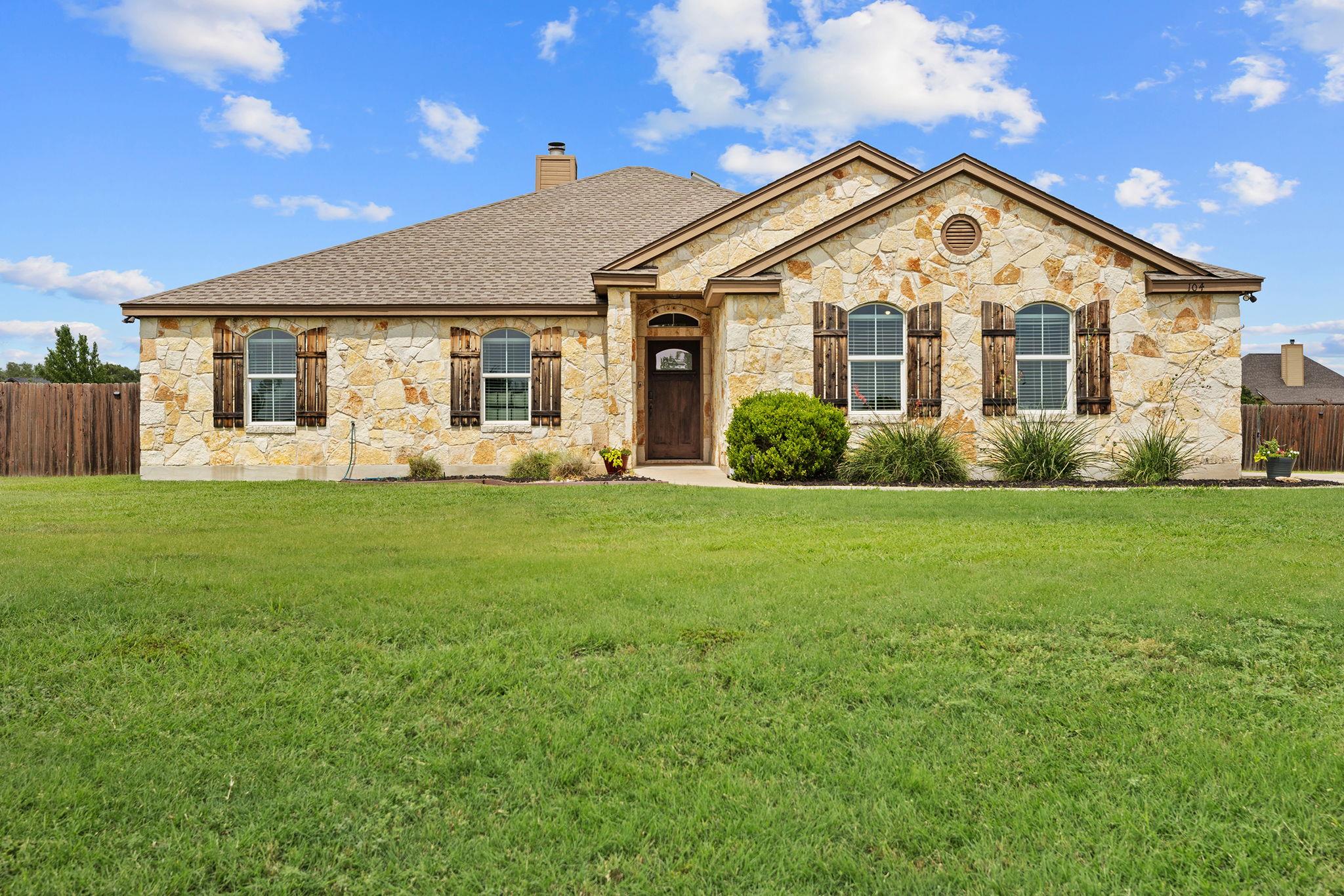 104 Angela Dr, Liberty Hill, TX 78642