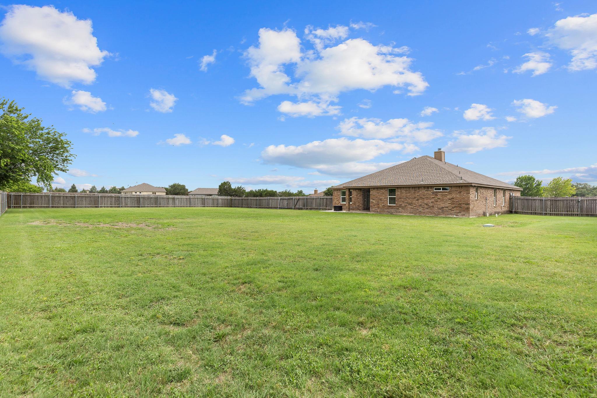 104 Angela Dr, Liberty Hill, TX 78642