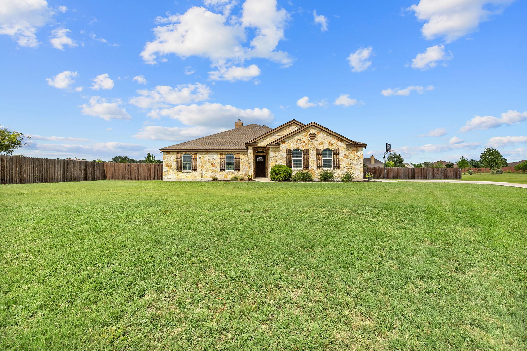 104 Angela Dr, Liberty Hill, TX 78642