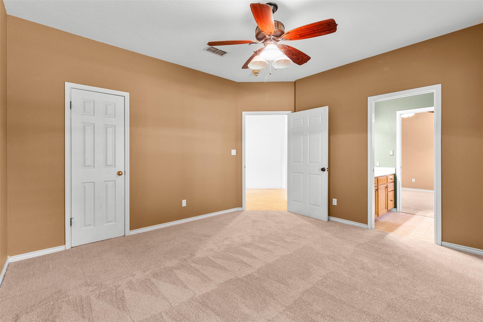 803 S Converse St, Flatonia, TX 78941