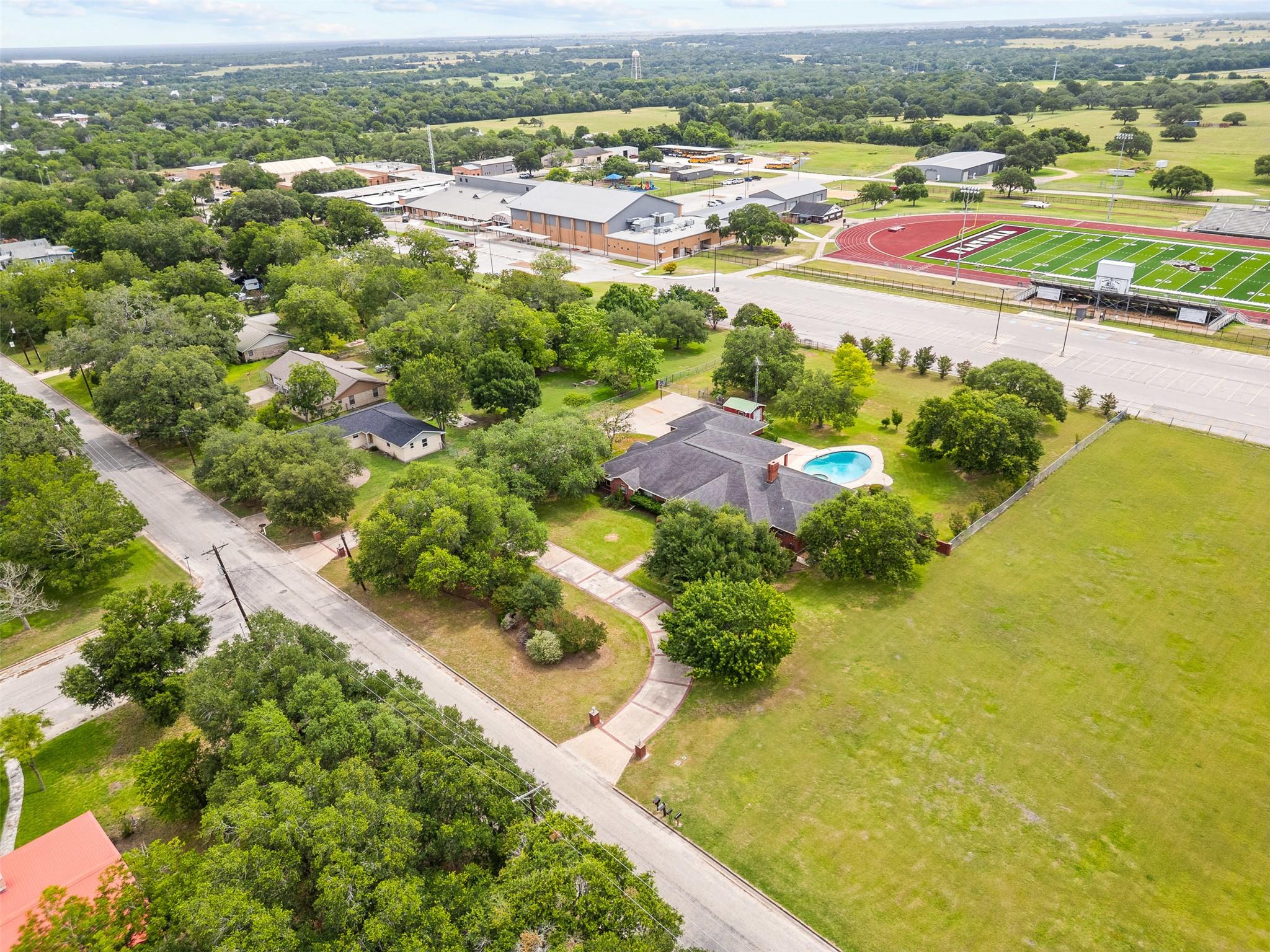 803 S Converse St, Flatonia, TX 78941