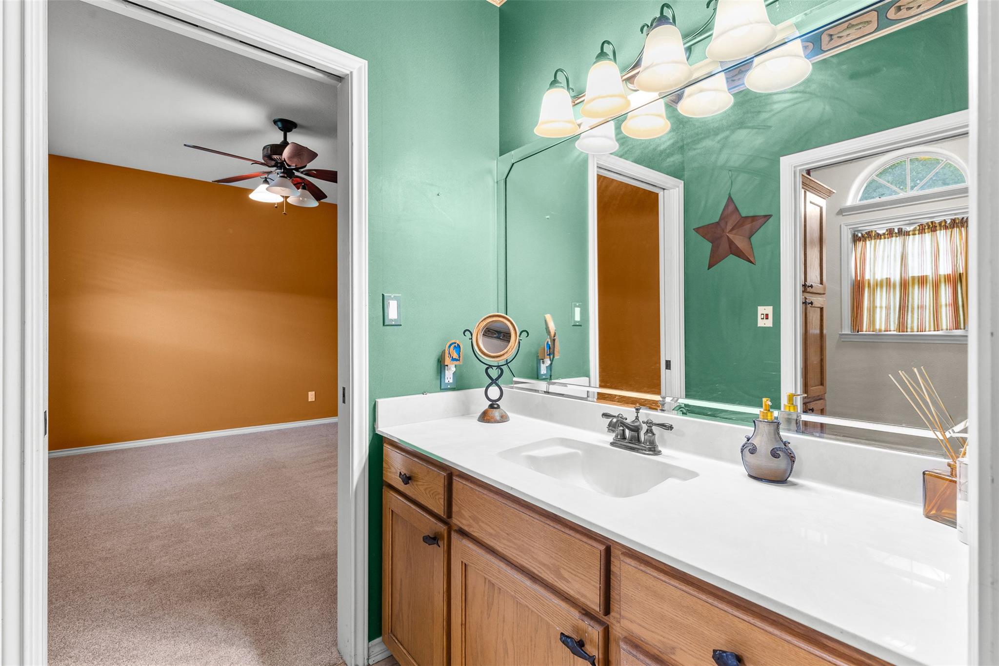 803 S Converse St, Flatonia, TX 78941