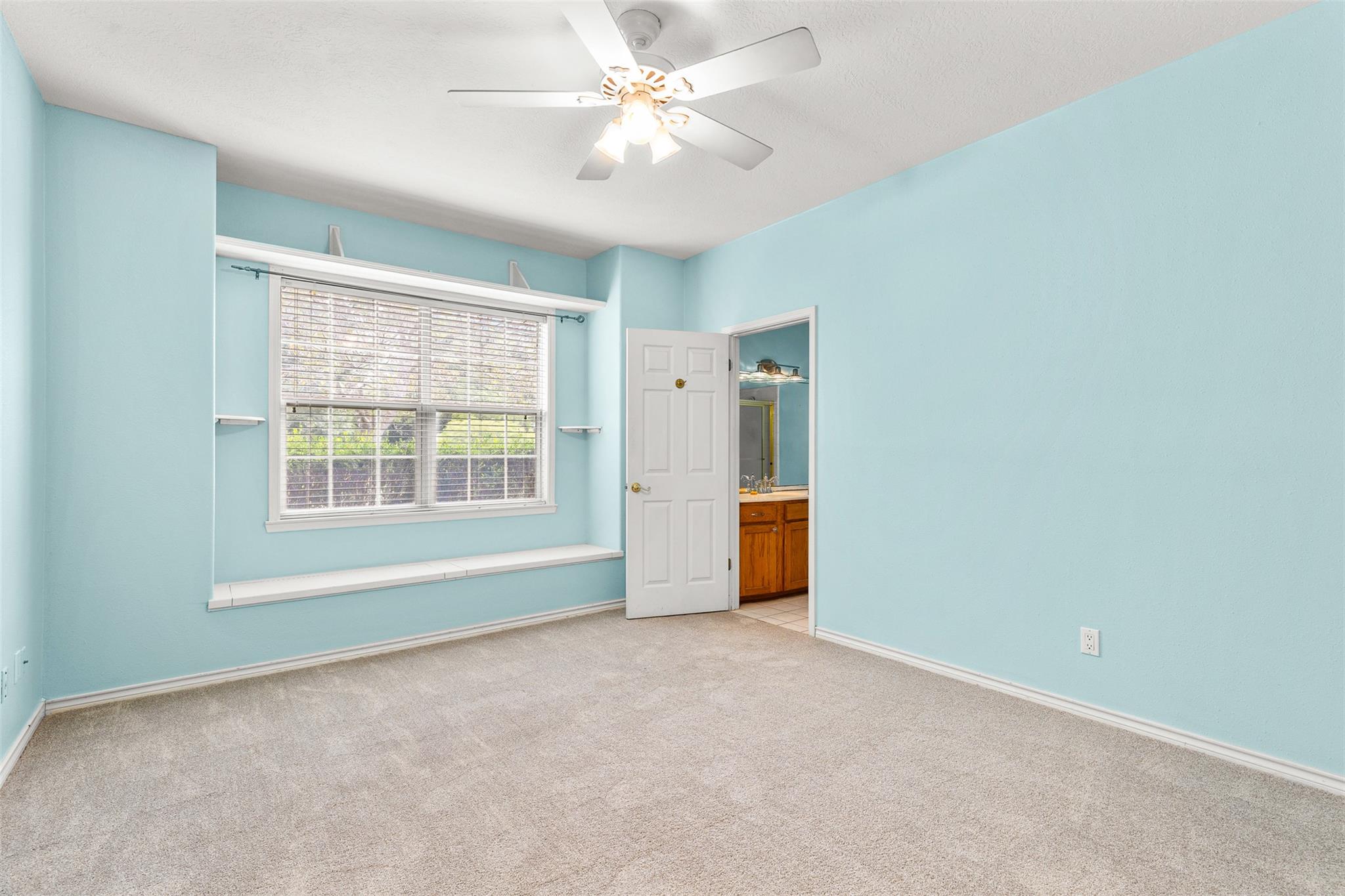 803 S Converse St, Flatonia, TX 78941