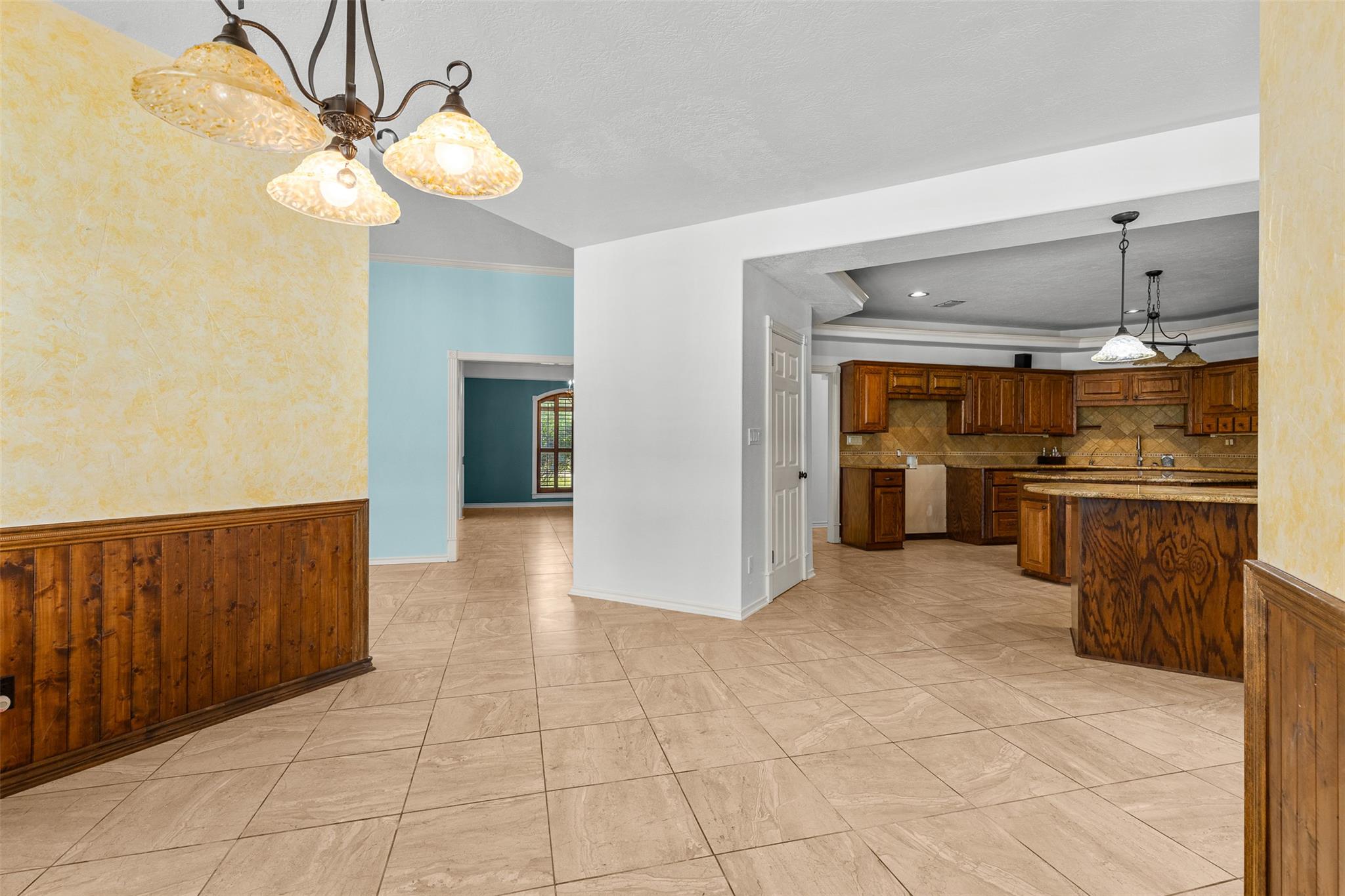 803 S Converse St, Flatonia, TX 78941