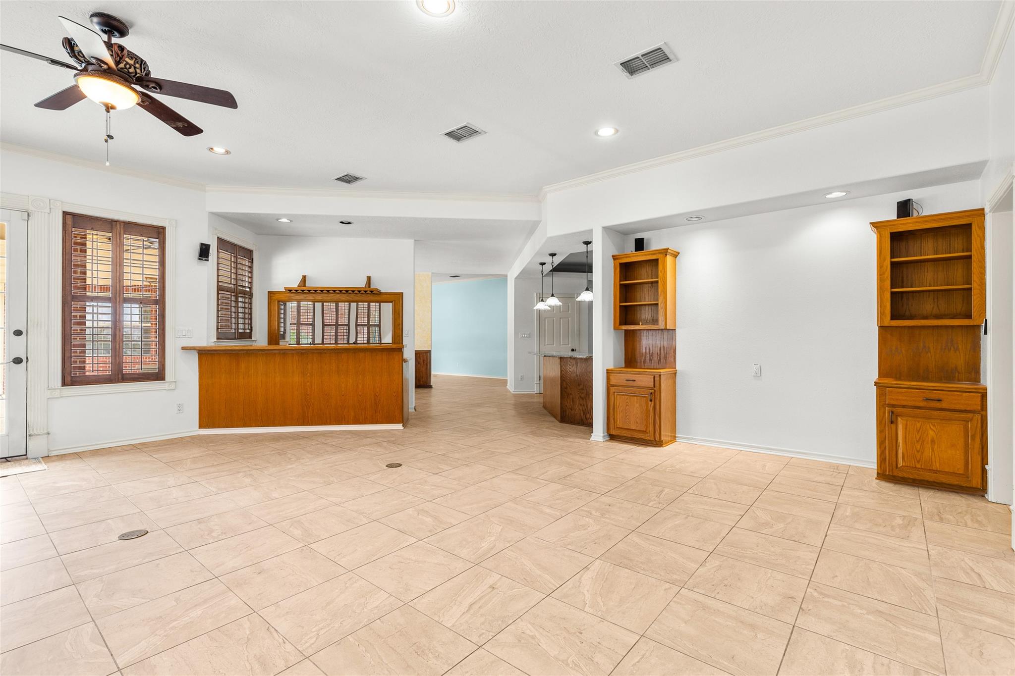 803 S Converse St, Flatonia, TX 78941