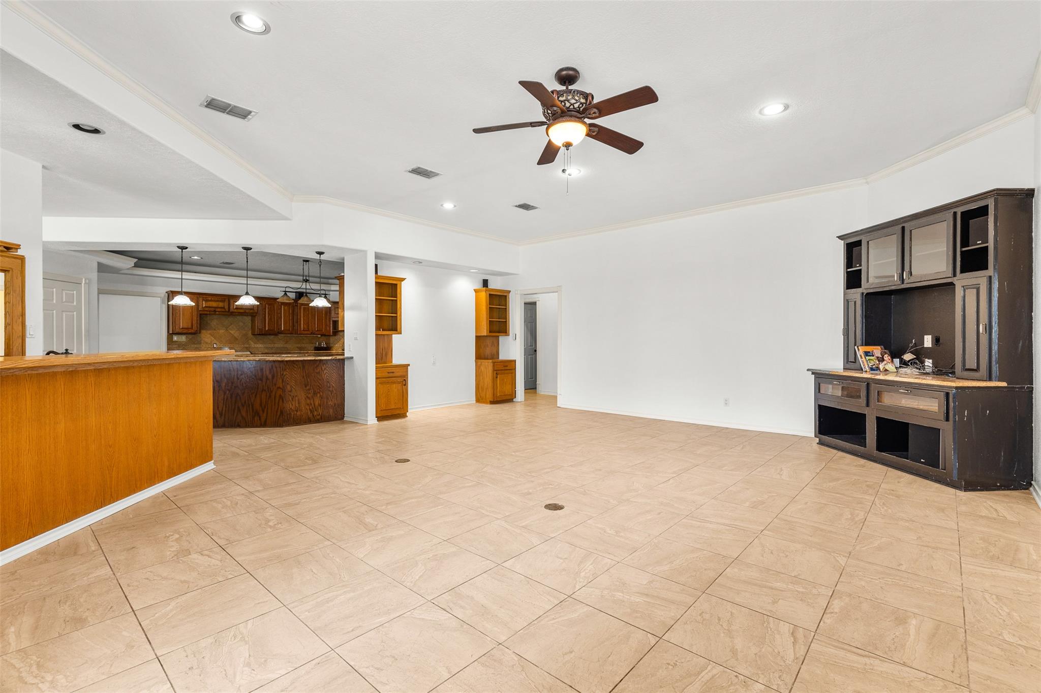 803 S Converse St, Flatonia, TX 78941