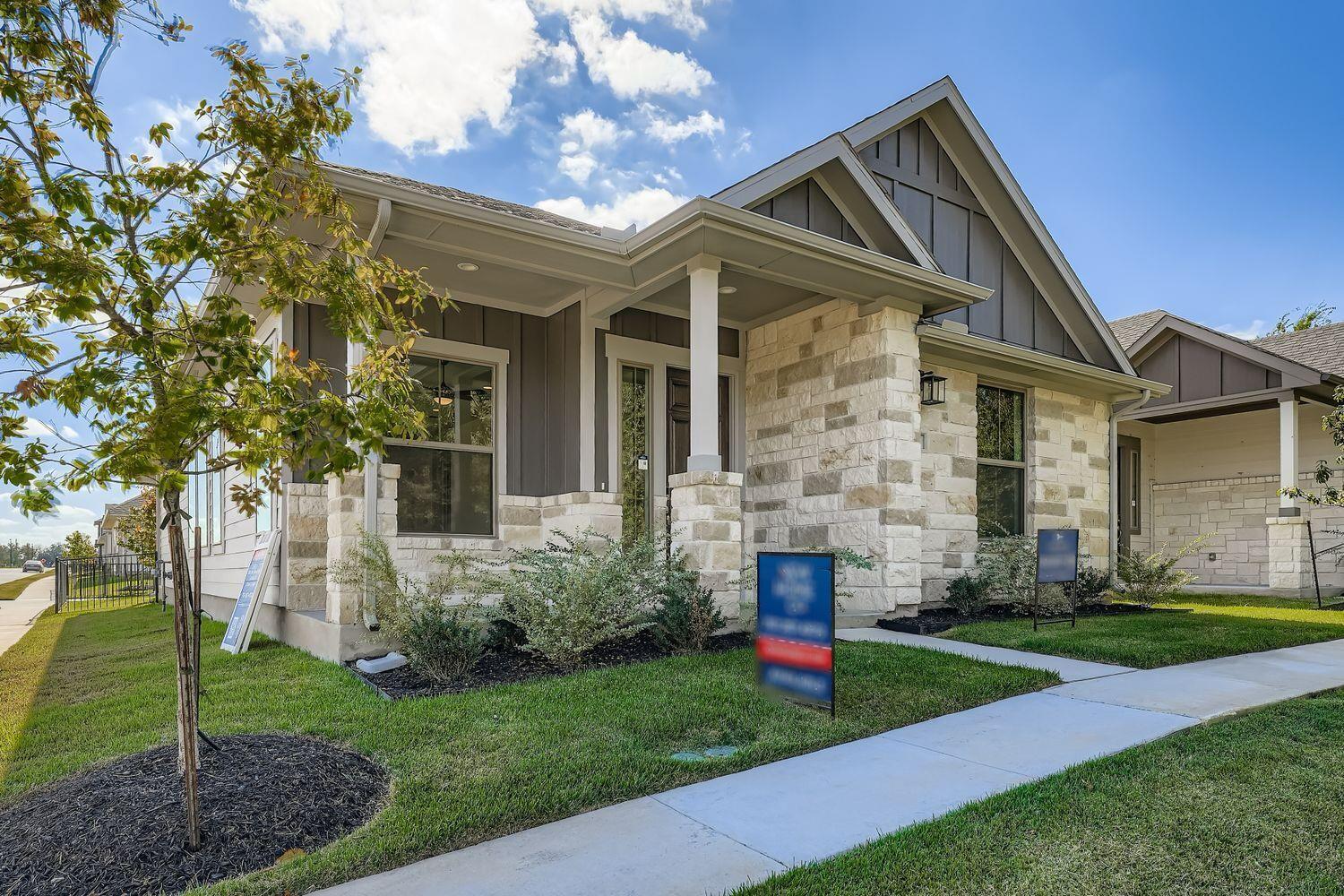 290 Orleanian Dr, Buda, TX 78610