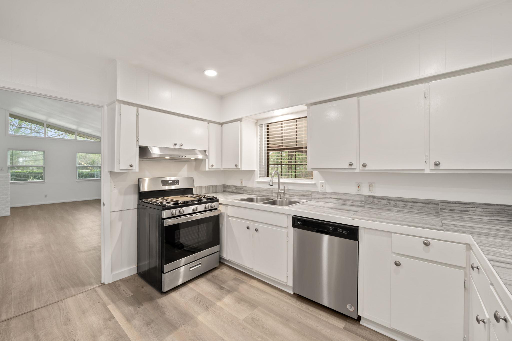 5612 E M L King Jr Blvd, Austin, TX 78723