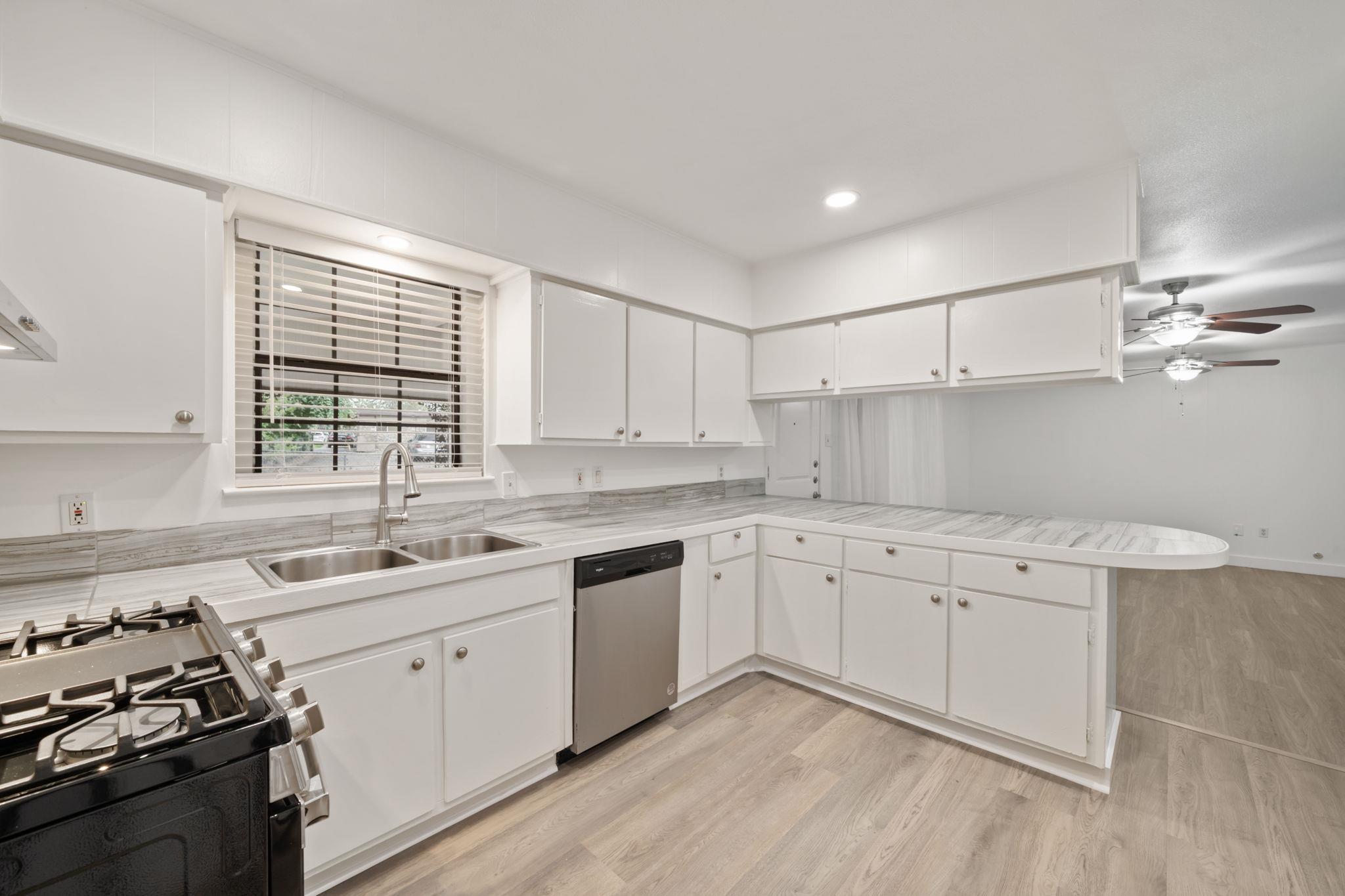 5612 E M L King Jr Blvd, Austin, TX 78723