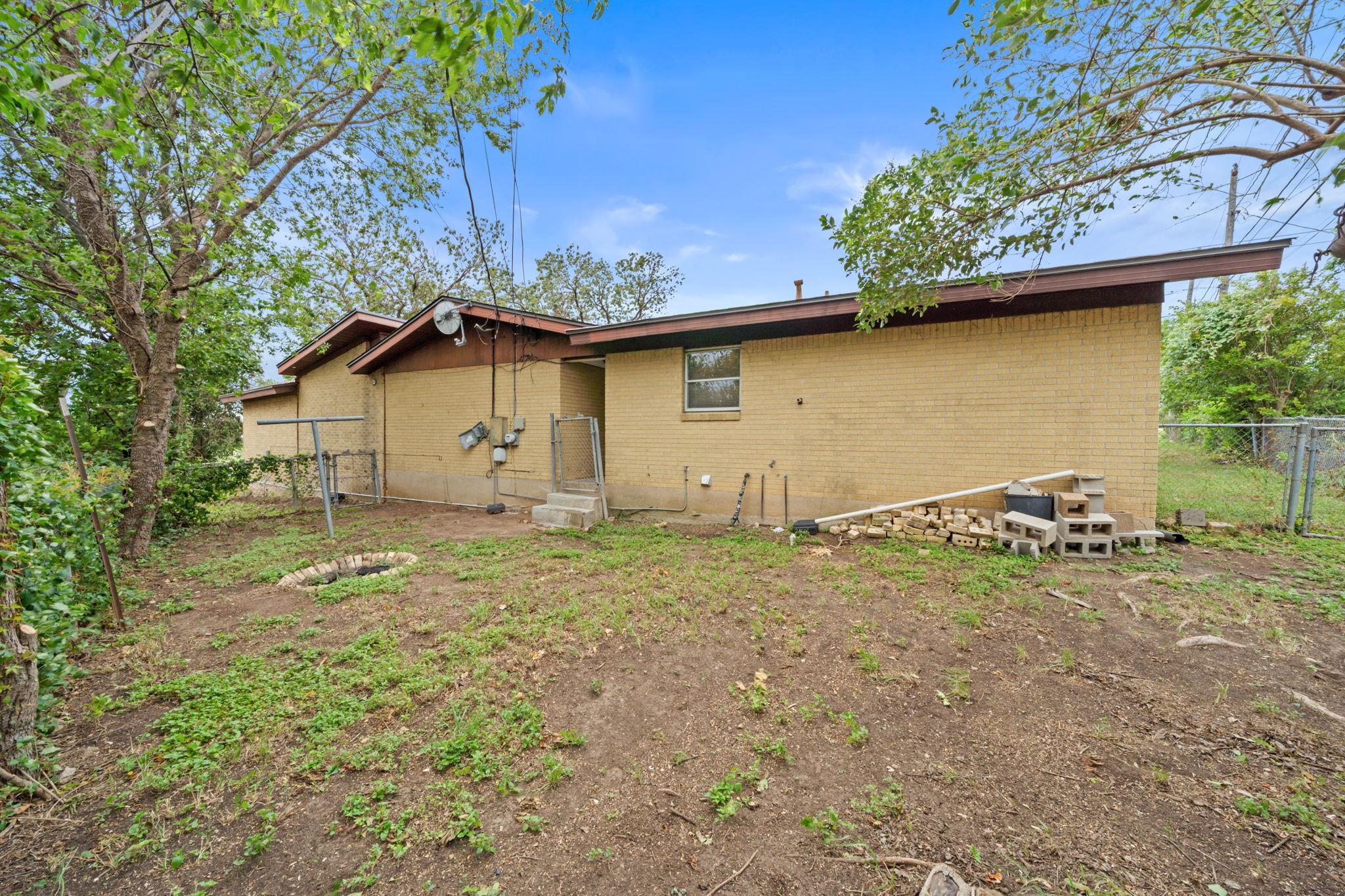 5612 E M L King Jr Blvd, Austin, TX 78723