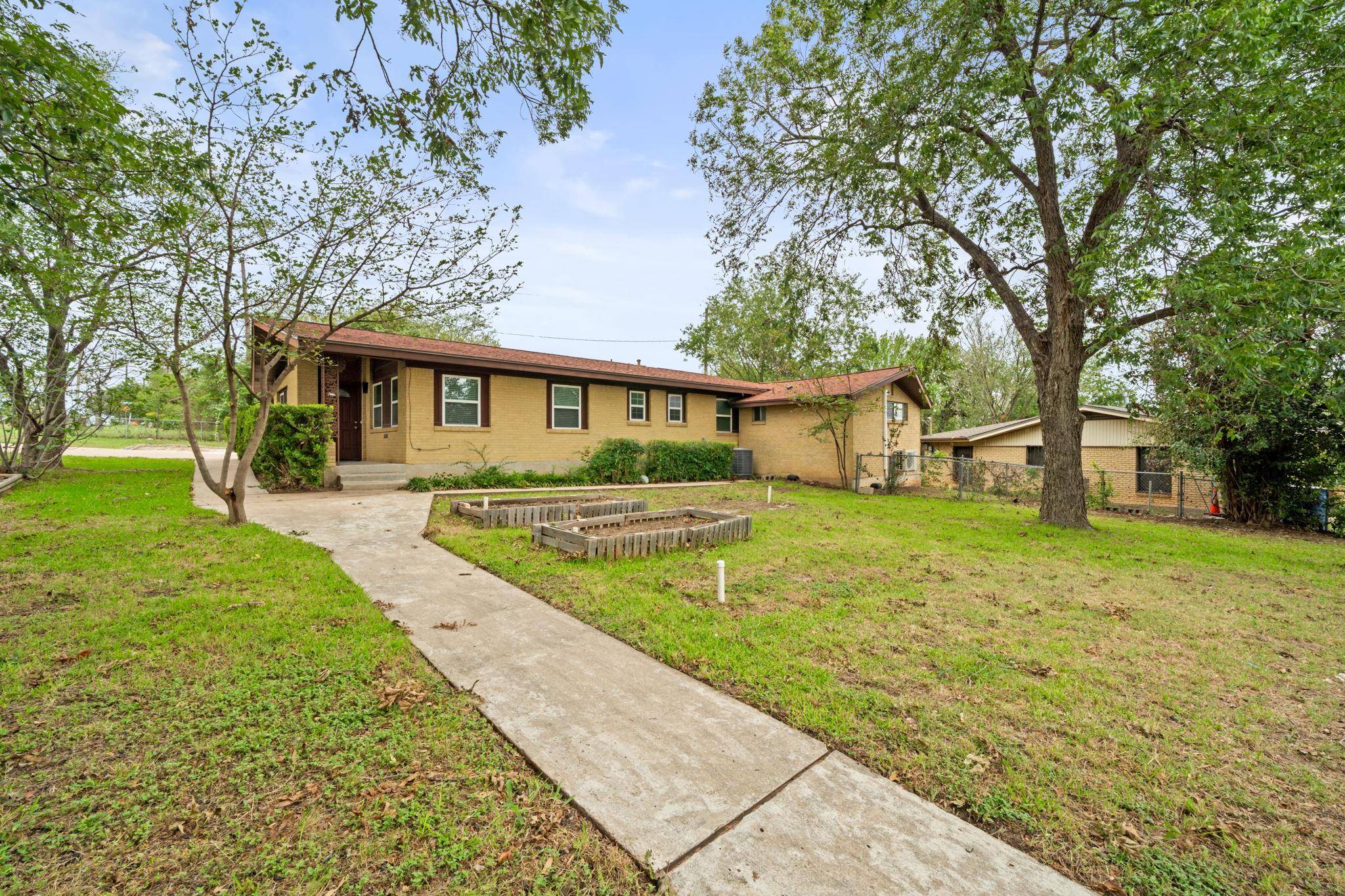 5612 E M L King Jr Blvd, Austin, TX 78723