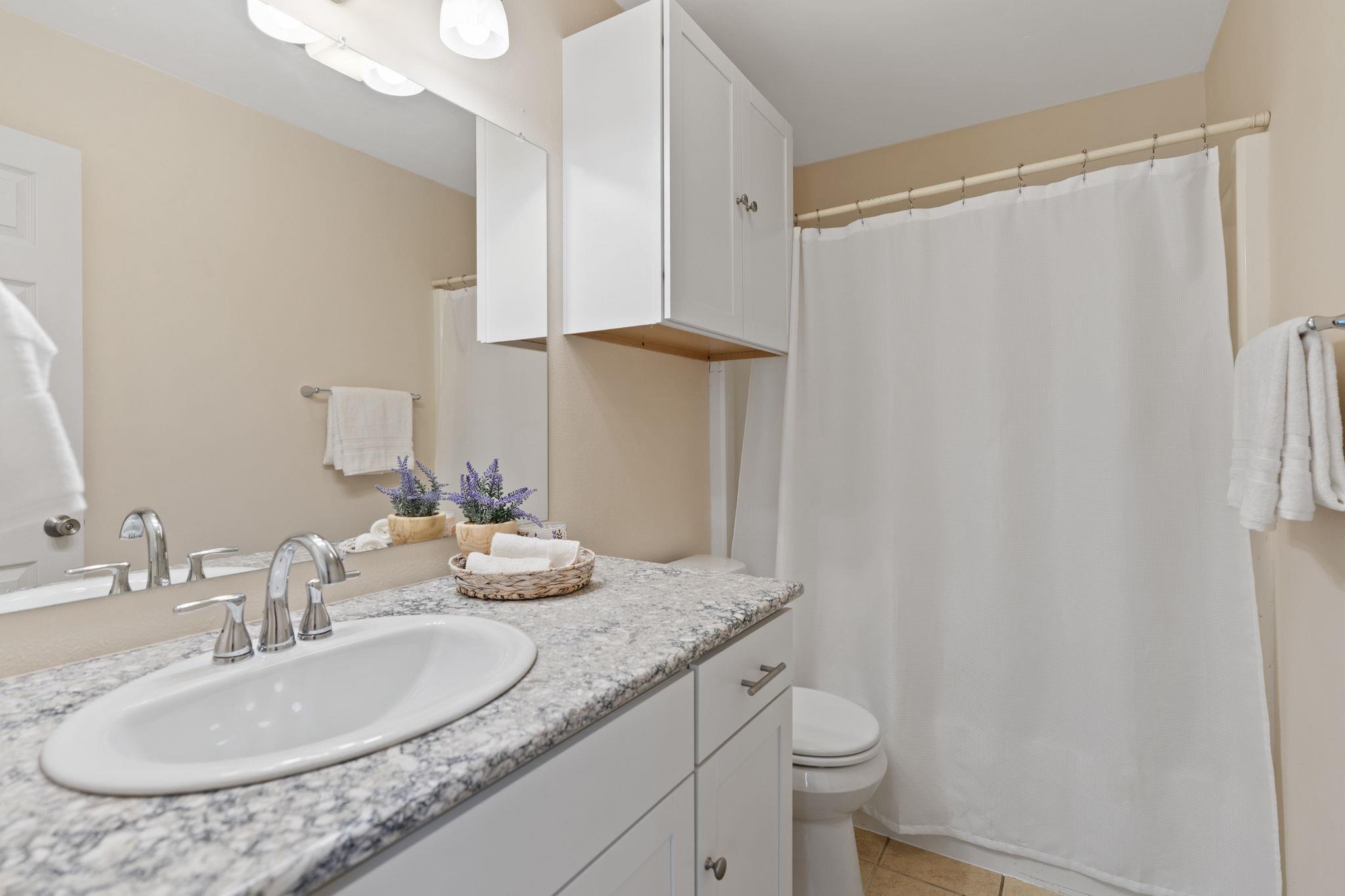 609 Aspen Ln, Cottonwood Shores, TX 78657