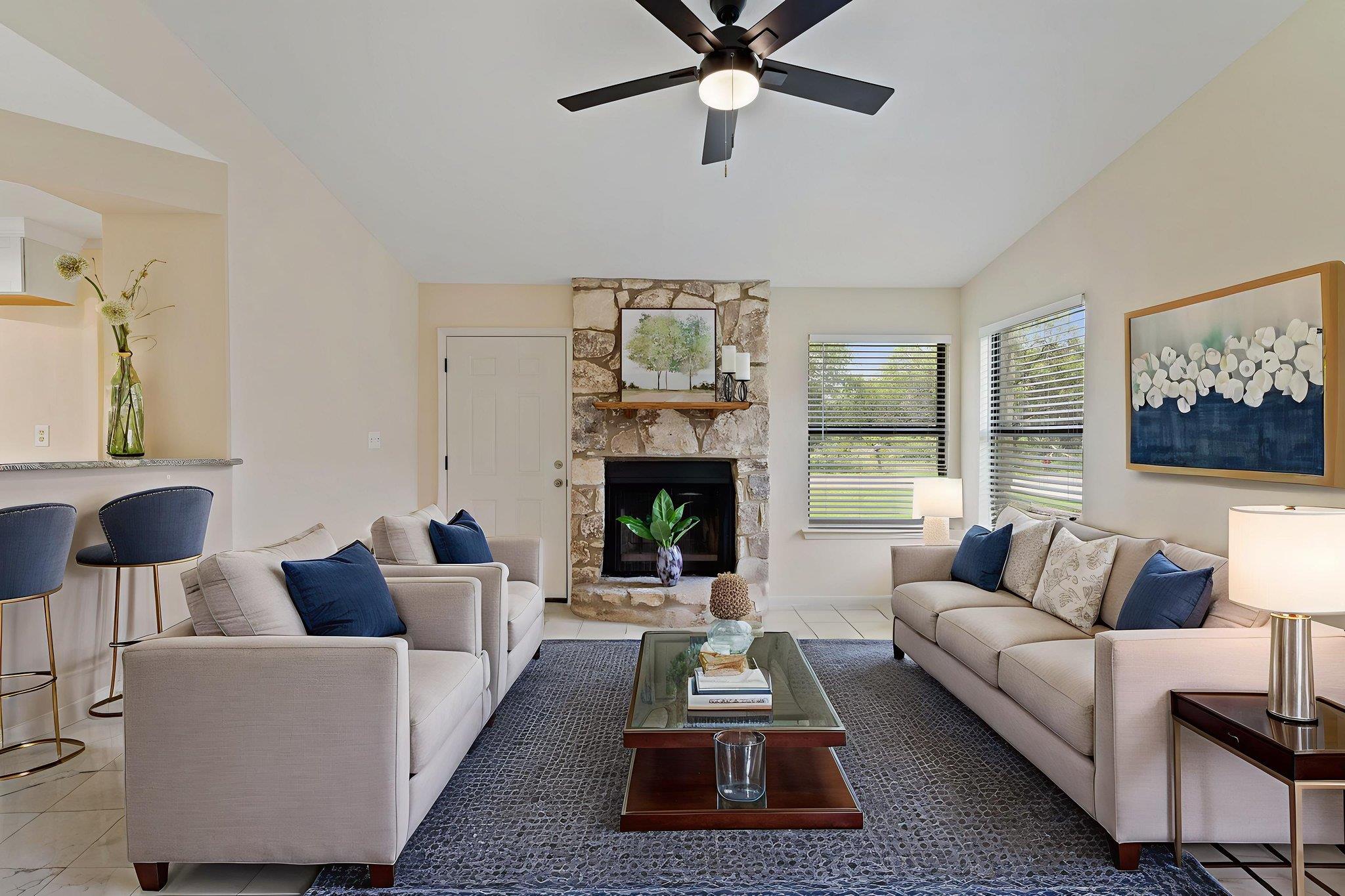 609 Aspen Ln, Cottonwood Shores, TX 78657