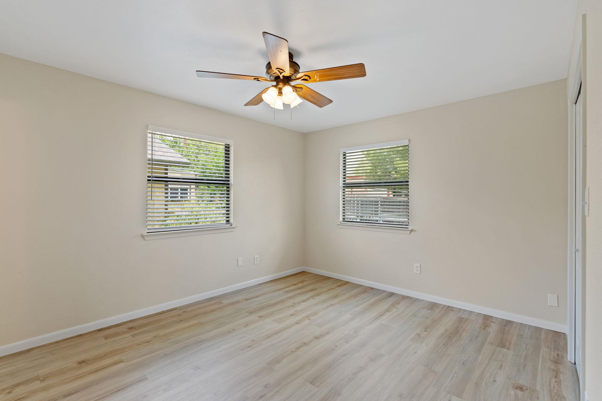 609 Aspen Ln, Cottonwood Shores, TX 78657