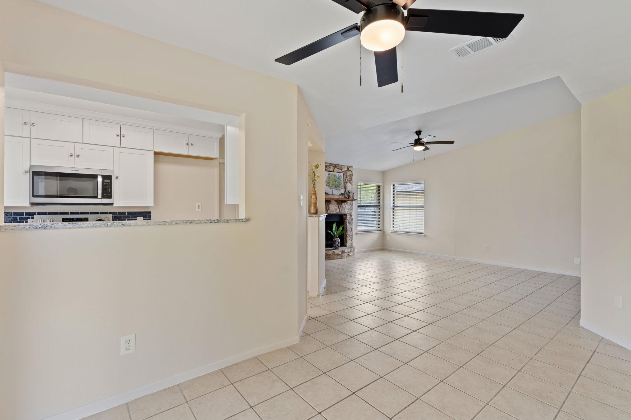 609 Aspen Ln, Cottonwood Shores, TX 78657