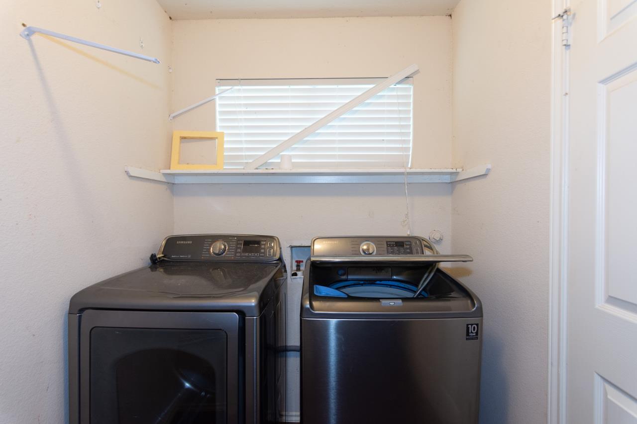 102 Quail Hollow Dr, Hutto, TX 78634