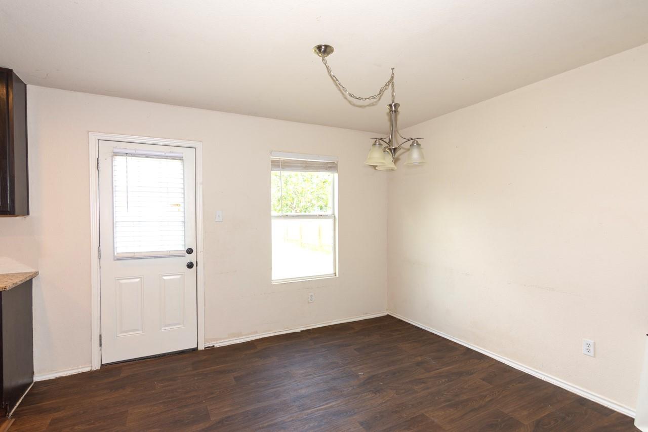 102 Quail Hollow Dr, Hutto, TX 78634