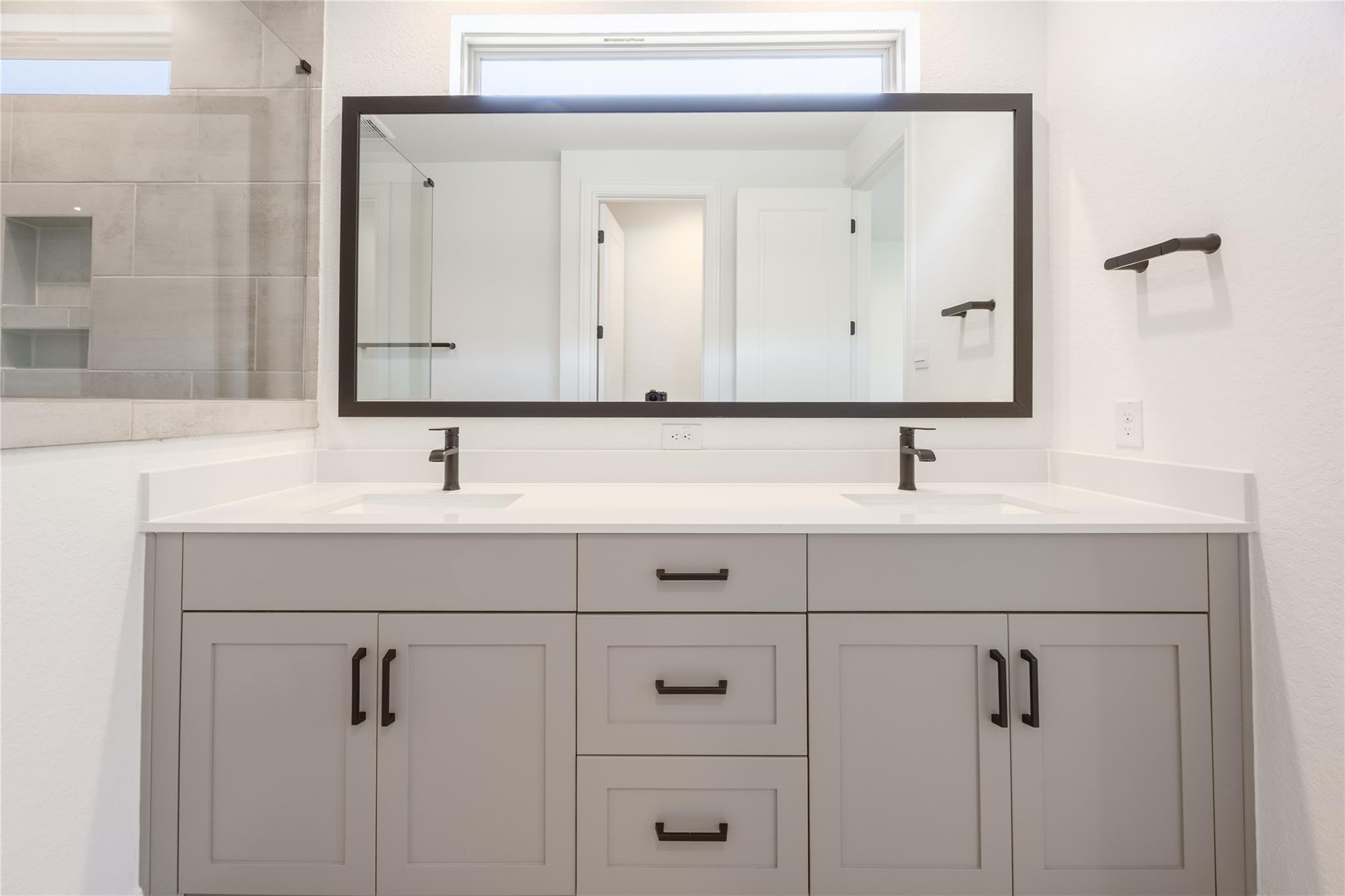 324 Orleanian Dr, Buda, TX 78610