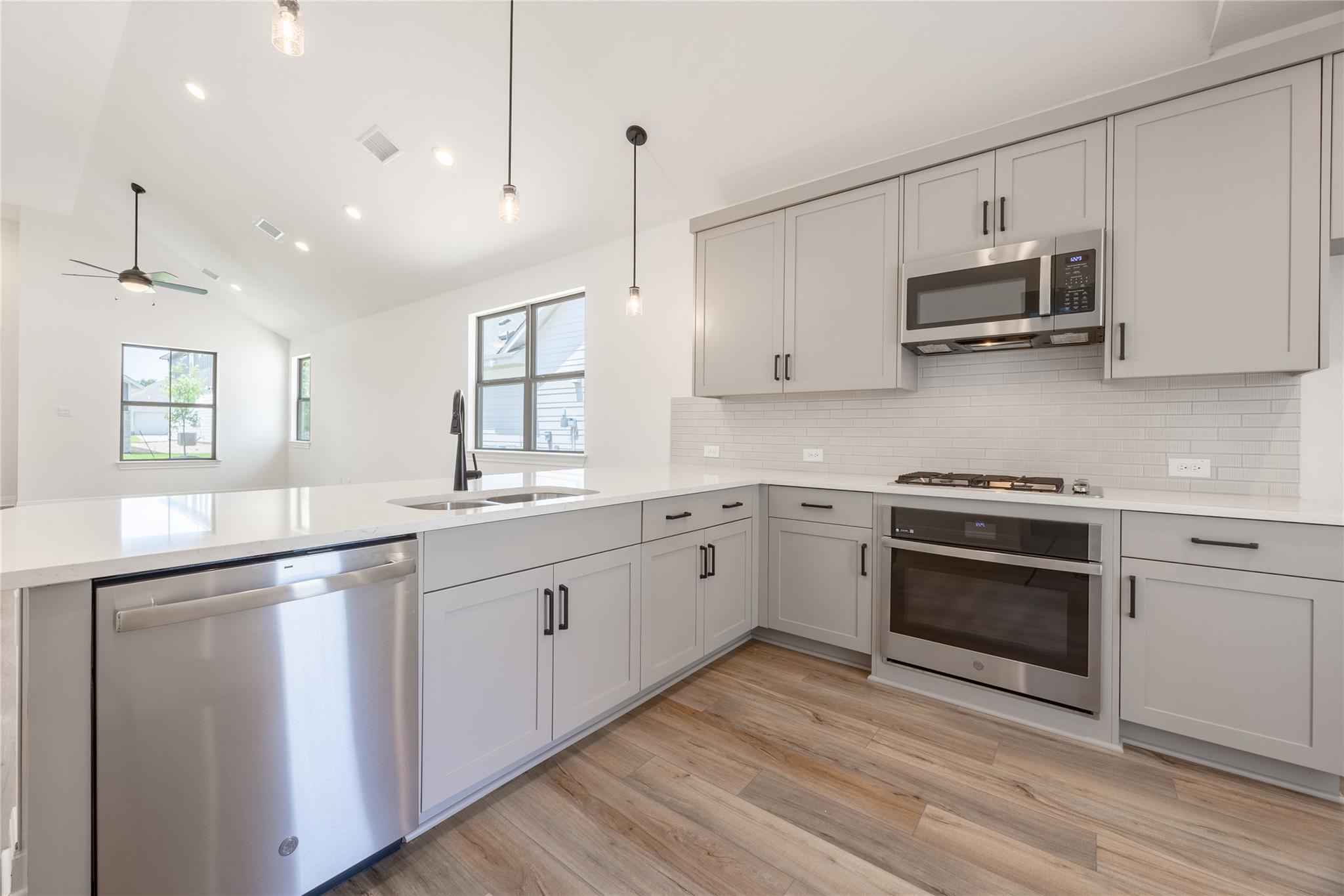 324 Orleanian Dr, Buda, TX 78610