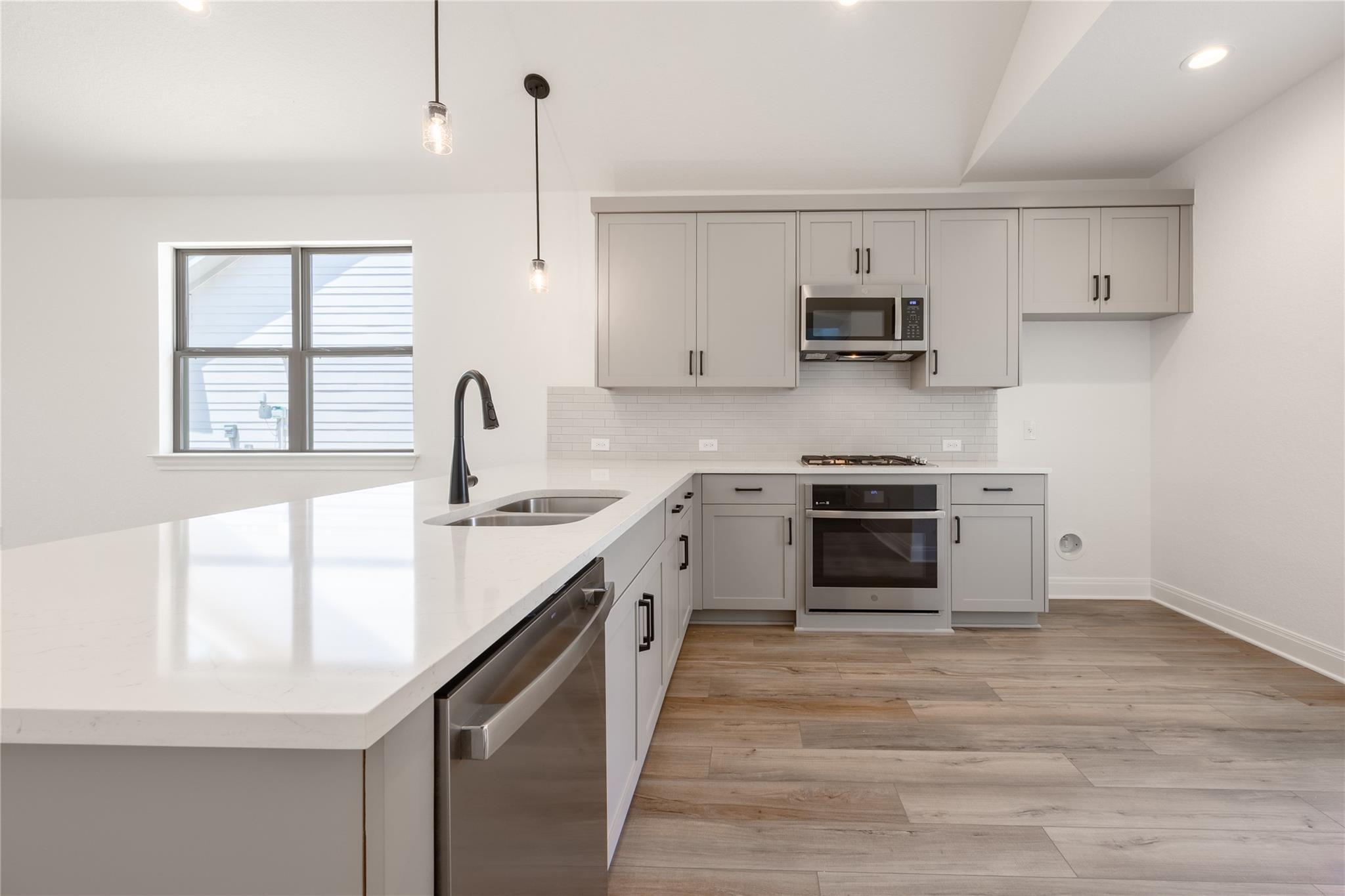 324 Orleanian Dr, Buda, TX 78610