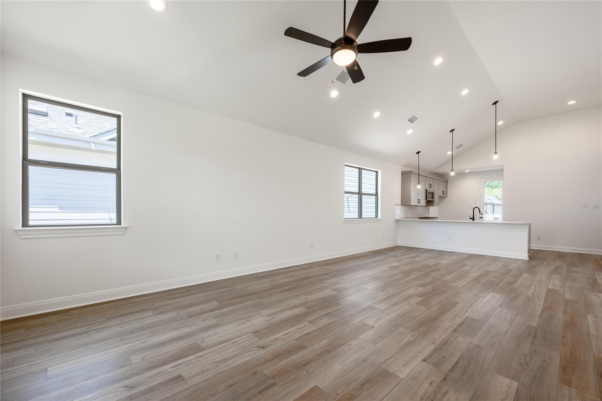 324 Orleanian Dr, Buda, TX 78610