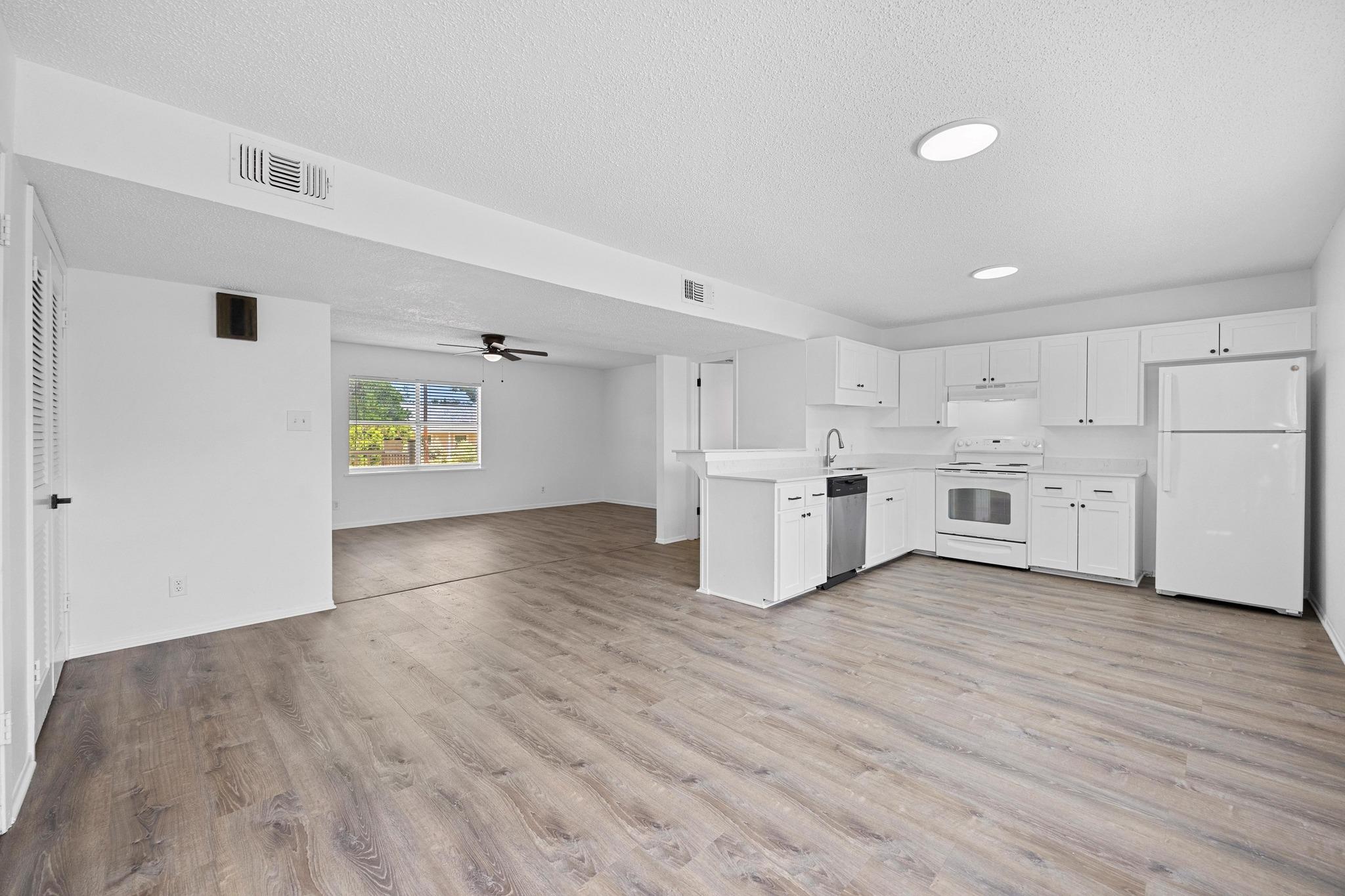 5211 Thunderbird Rd # A, Lago Vista, TX 78645