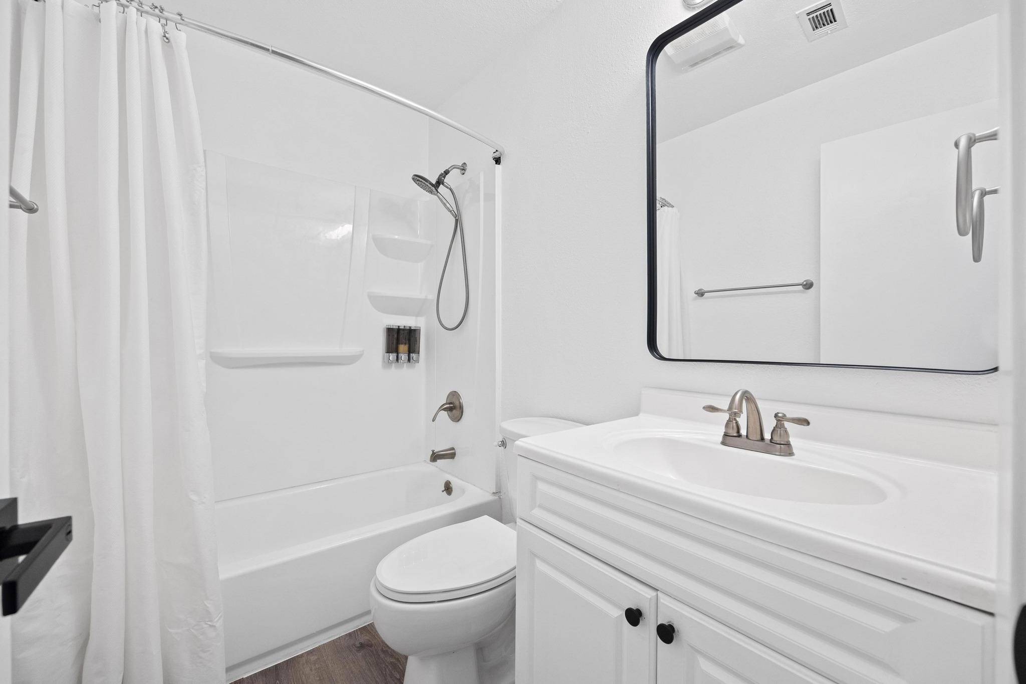 5211 Thunderbird Rd # A, Lago Vista, TX 78645