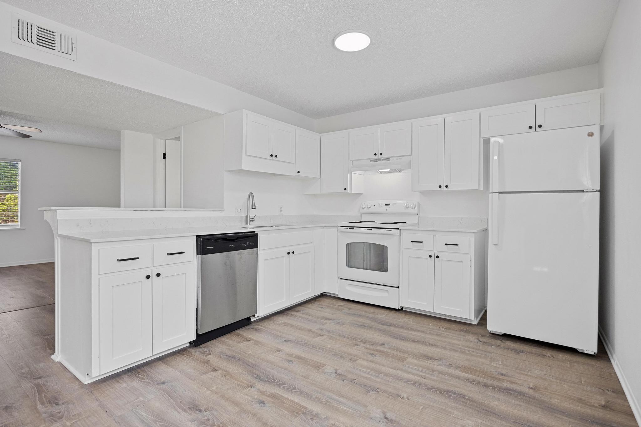 5211 Thunderbird Rd # A, Lago Vista, TX 78645