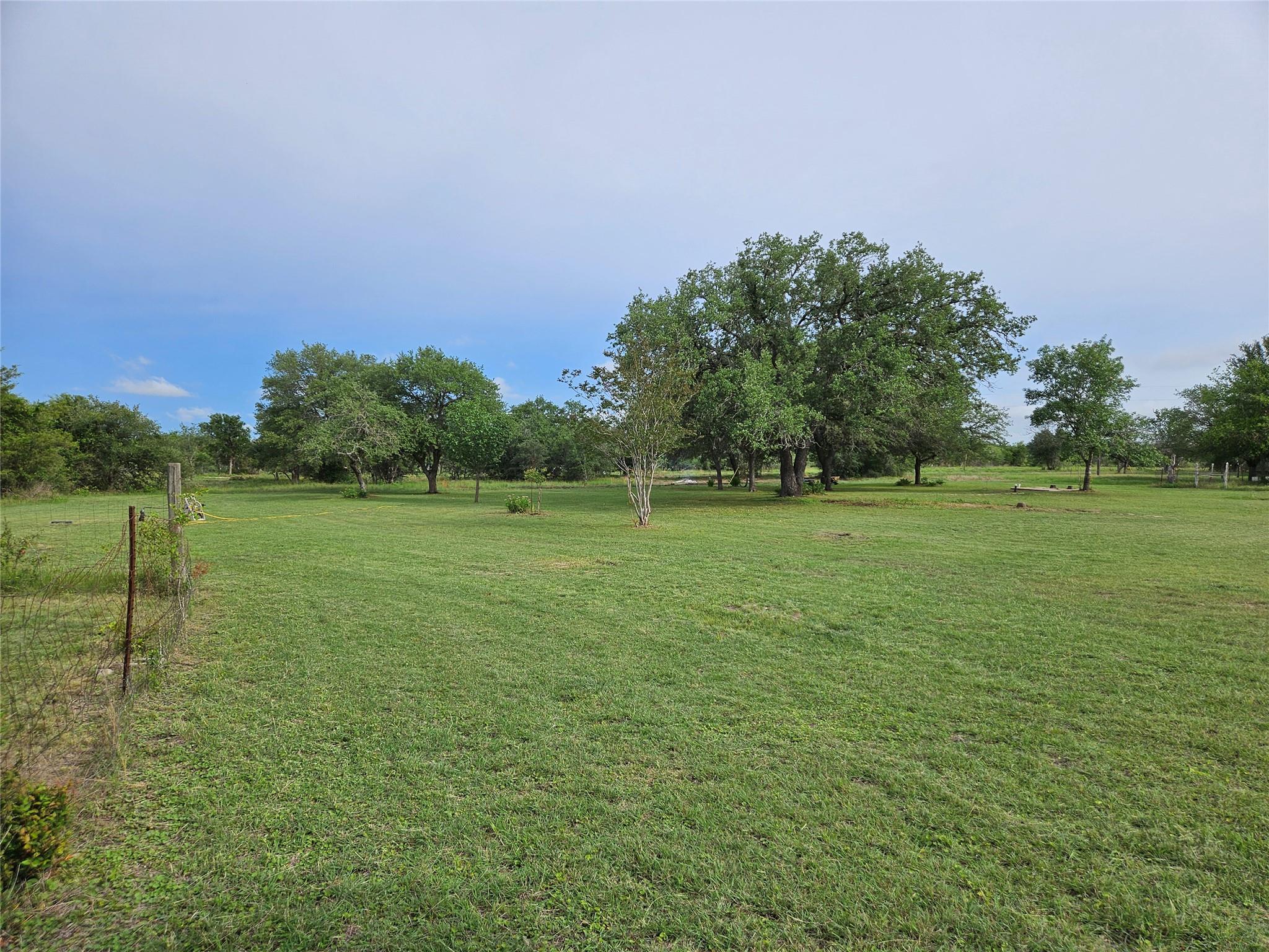 596 Seminole Trl, Lytton Springs, TX 78616