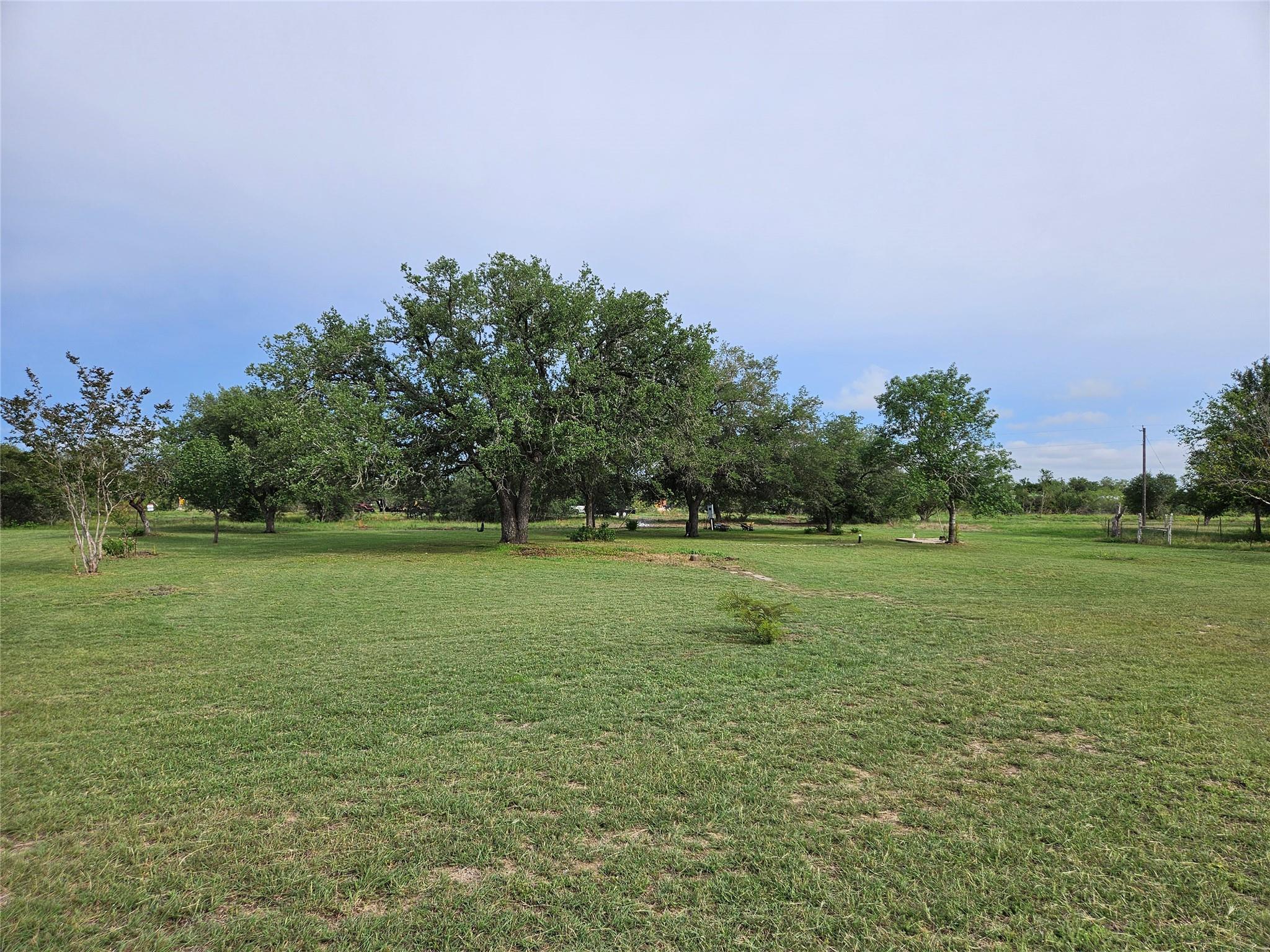 596 Seminole Trl, Lytton Springs, TX 78616