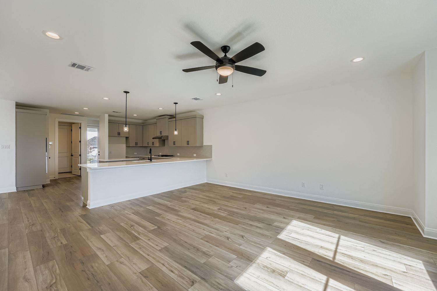 372 Orleanian Dr, Buda, TX 78610