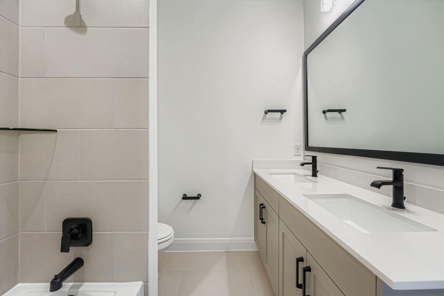 372 Orleanian Dr, Buda, TX 78610