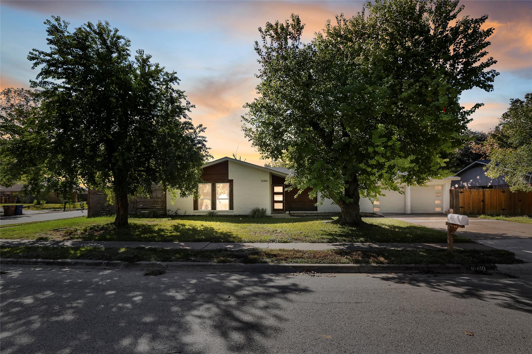 10410 Quail Ridge Dr, Austin, TX 78758