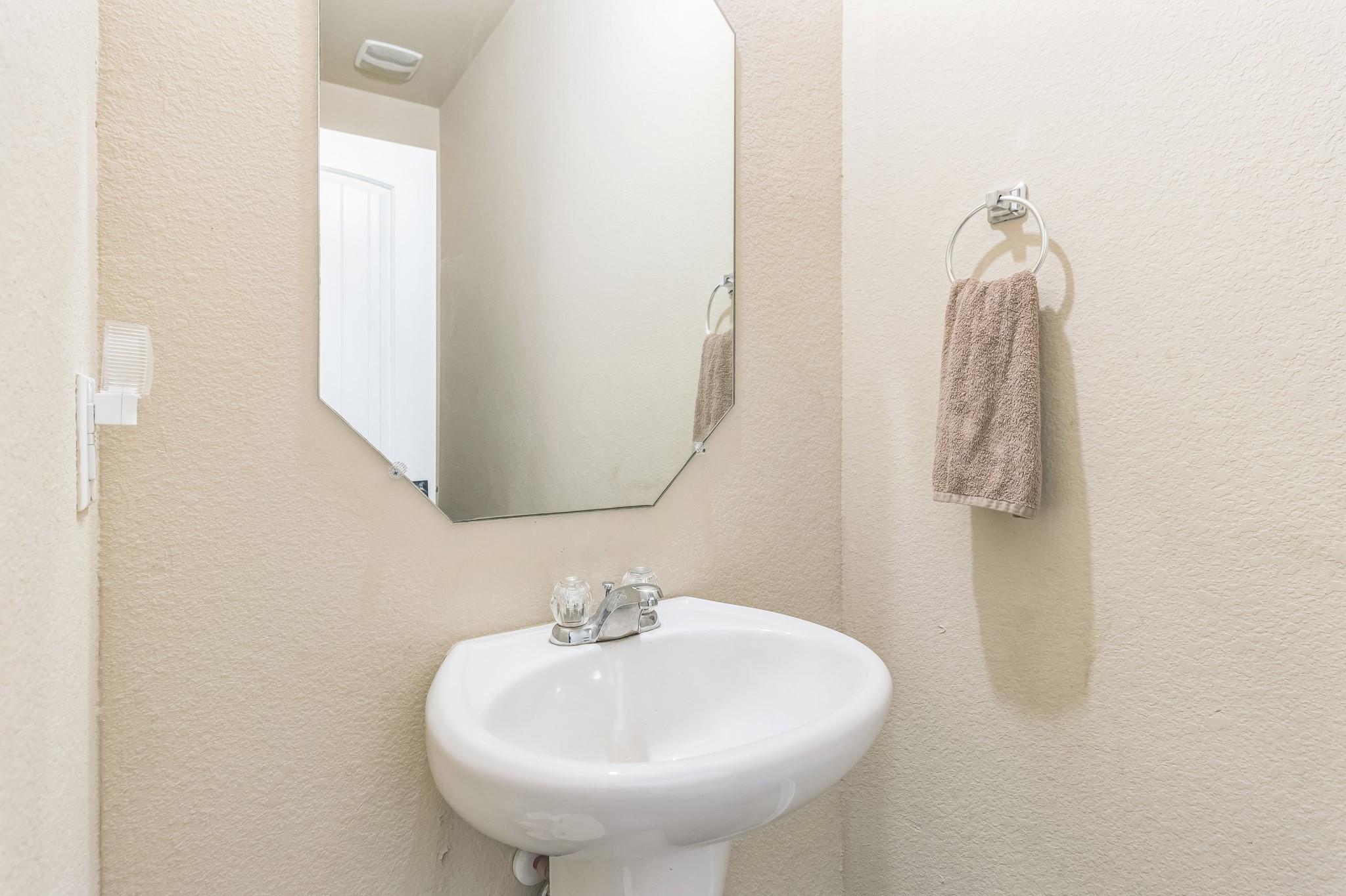 603 Luna Vista Dr, Hutto, TX 78634