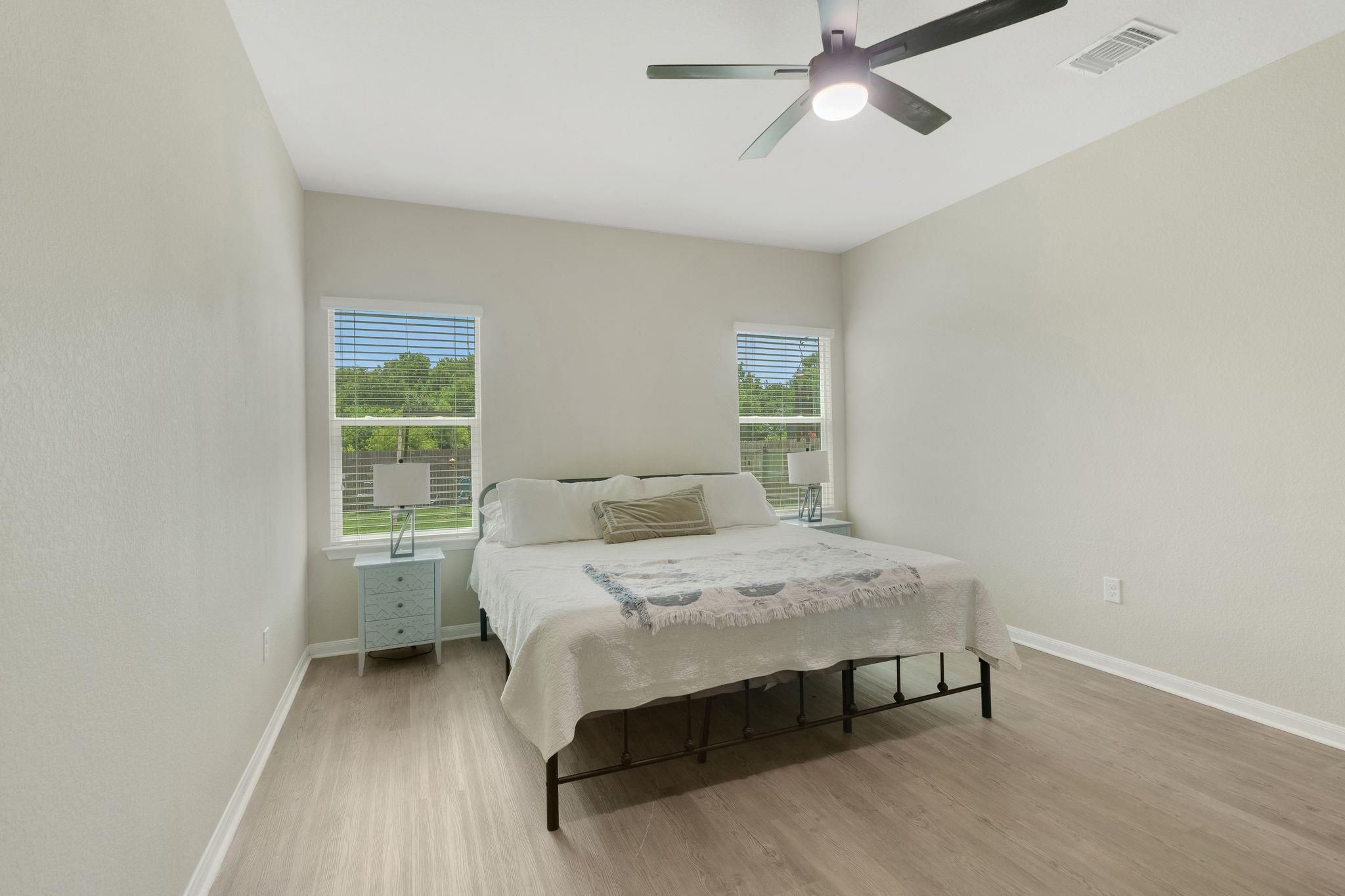 603 Luna Vista Dr, Hutto, TX 78634