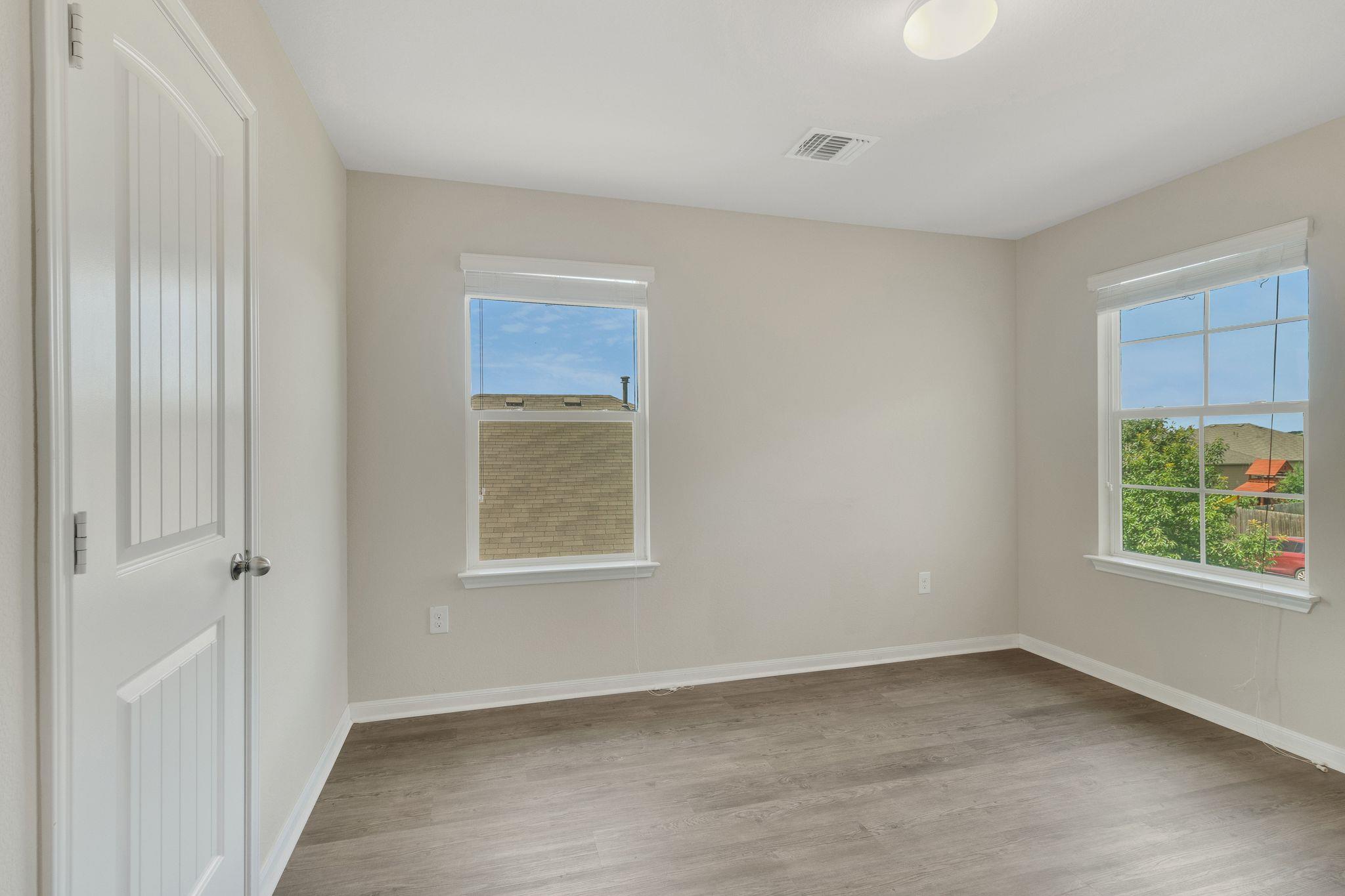 603 Luna Vista Dr, Hutto, TX 78634
