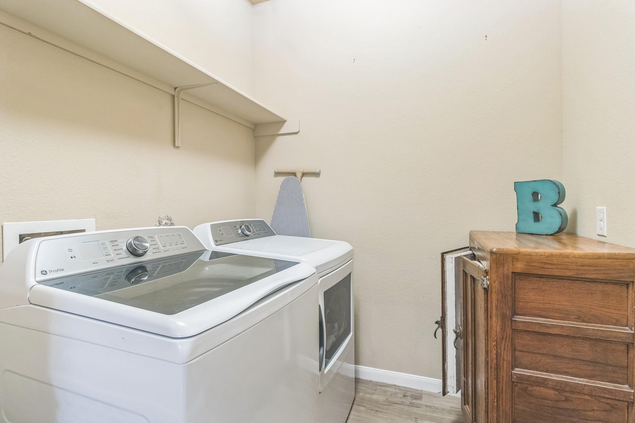 603 Luna Vista Dr, Hutto, TX 78634