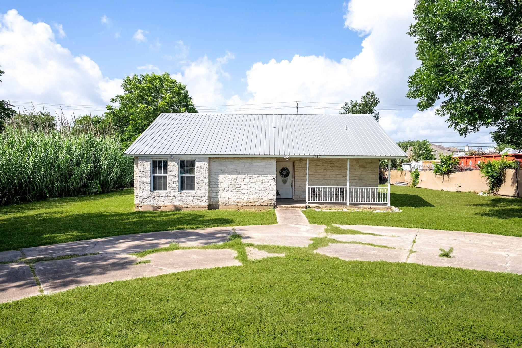 1717 NW Fleischer Dr NW, Pflugerville, TX 78728