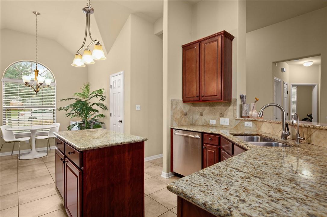 2820 Garnet Ridge Dr, Leander, TX 78641