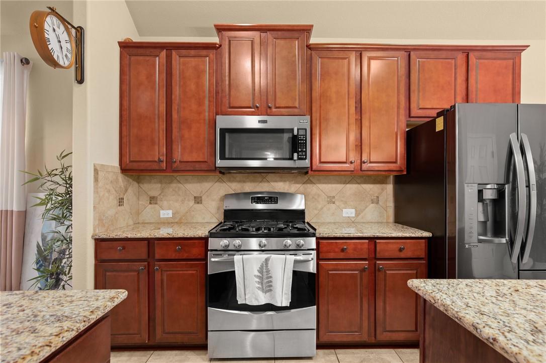2820 Garnet Ridge Dr, Leander, TX 78641