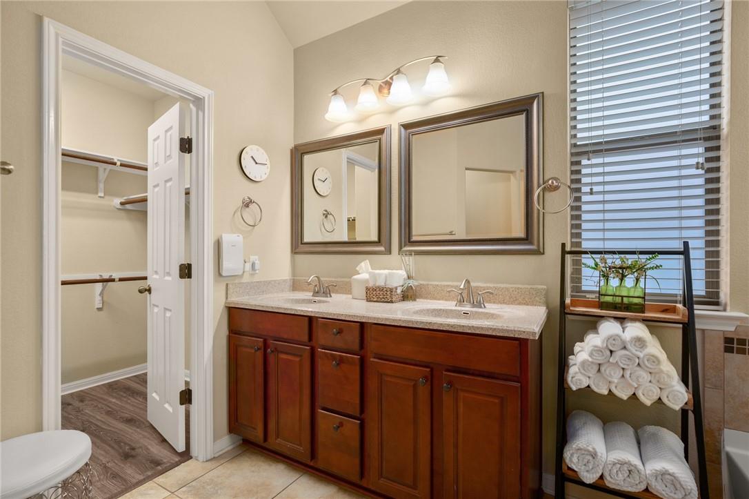 2820 Garnet Ridge Dr, Leander, TX 78641